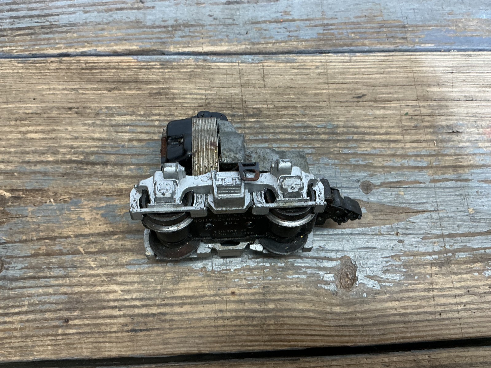 Lionel 2343 Santa Fe F3 Diesel Motor and Truck