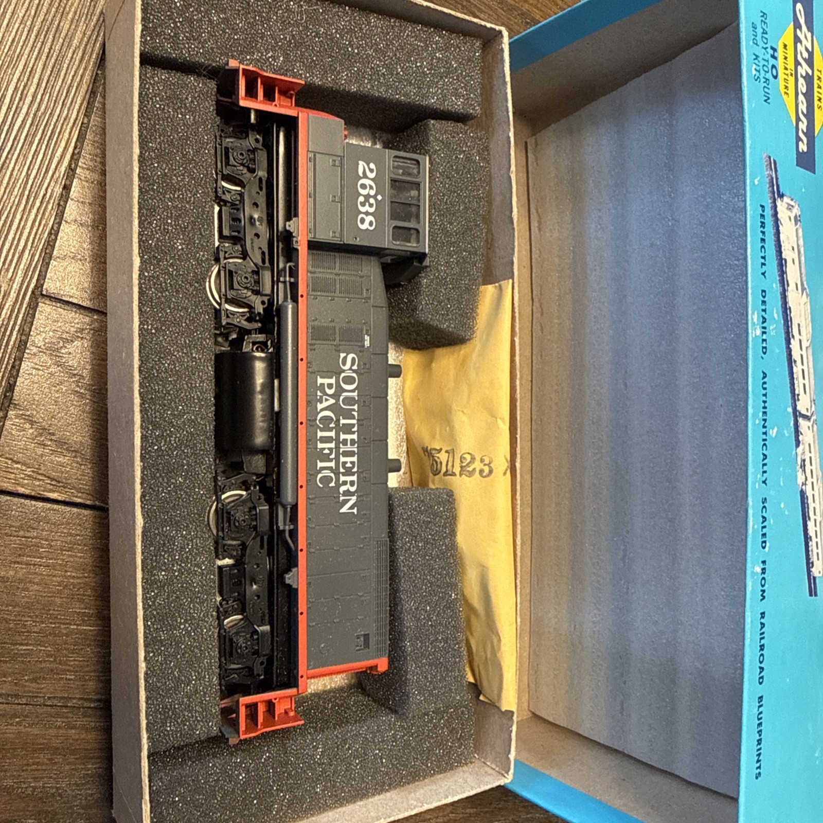 Athearn Southern Pacific SW 1500 PWR 3906 HO Scale Brand New With Box 2638