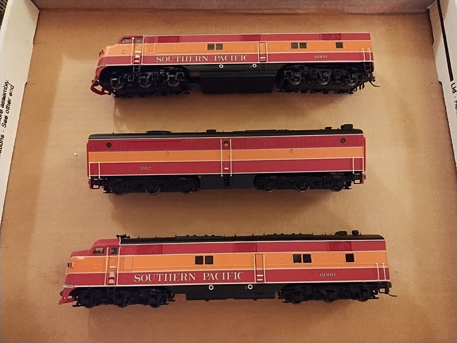 Proto2000 Southern Pacific 21122/21123/21691 ABA Locomotive Set #6000/6003/5912