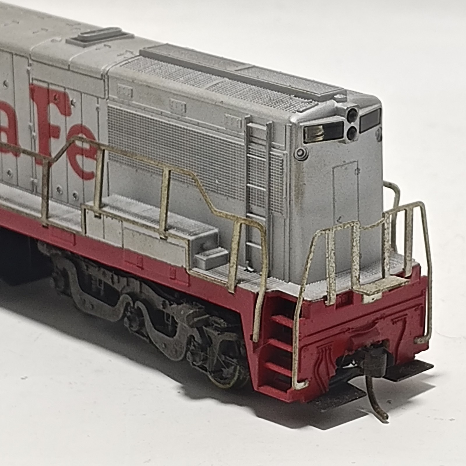HO Scale Rivarossi 1823 Santa Fe Diesel Locomotive #350 Tested Runs Read Desc.