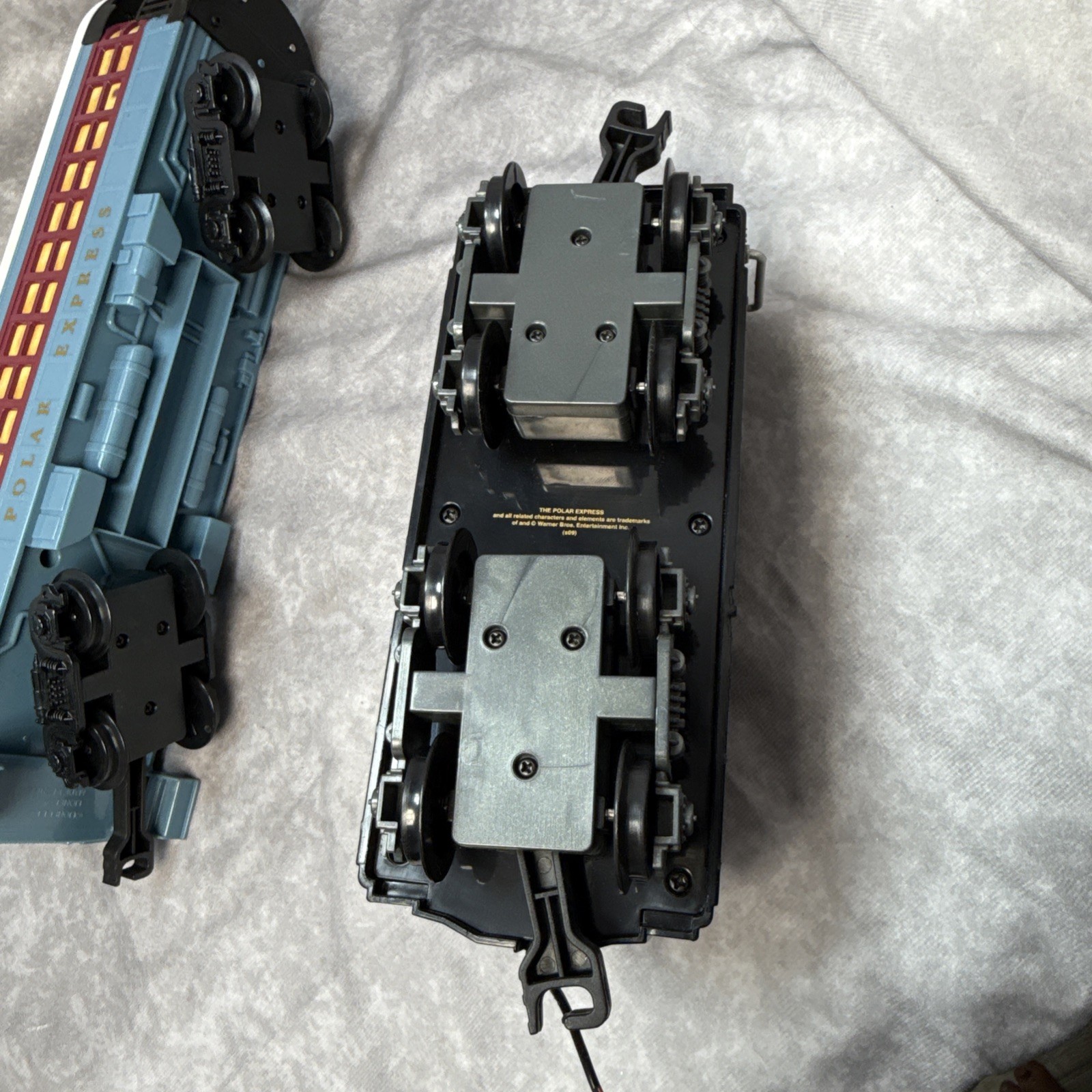 Lionel Polar Express Train Engine 1225 Tender Passenger Car & Caboose 4 Pc Set