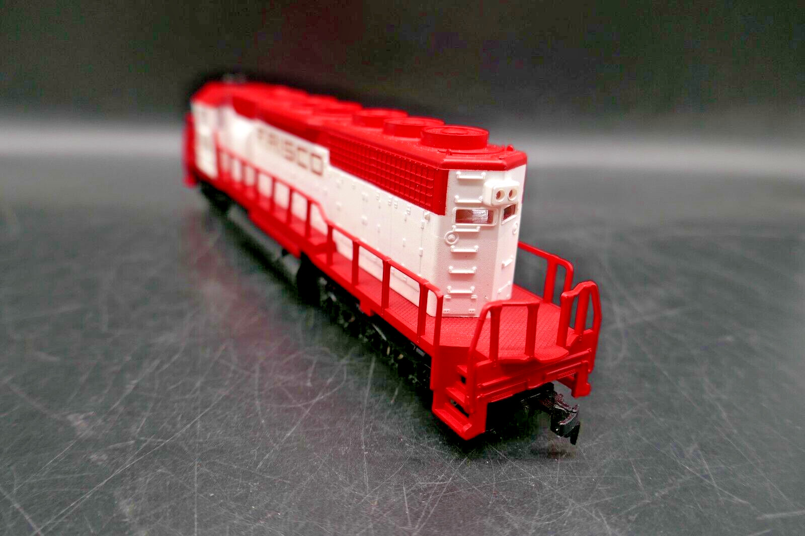 HO Mehano SD40 Frisco Custom Painted Locomotive – Tested & Working