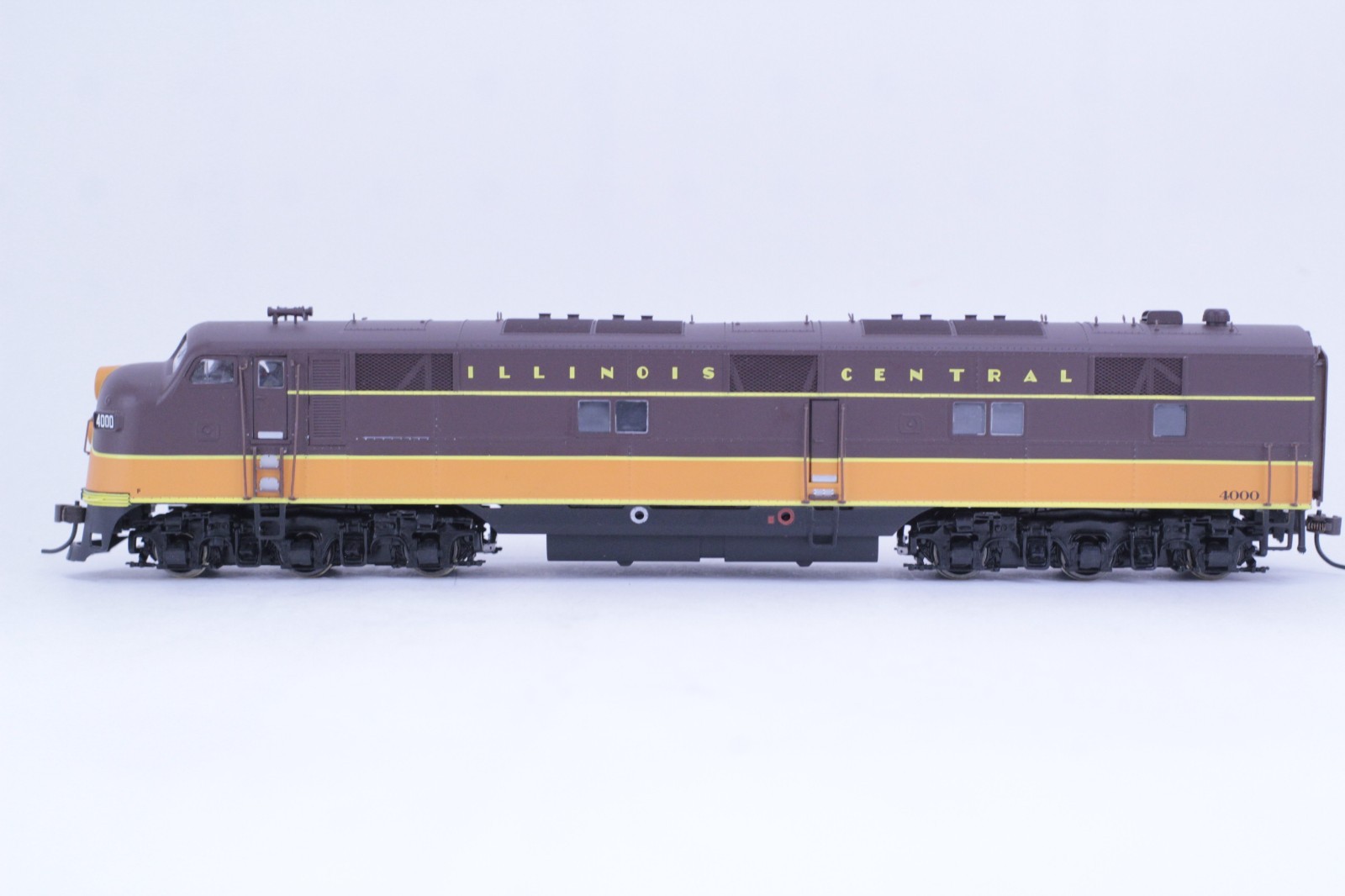Proto 2000 HO Scale Illinois Central IC #4000 E7 DC Powered Locomotive NEW GEARS
