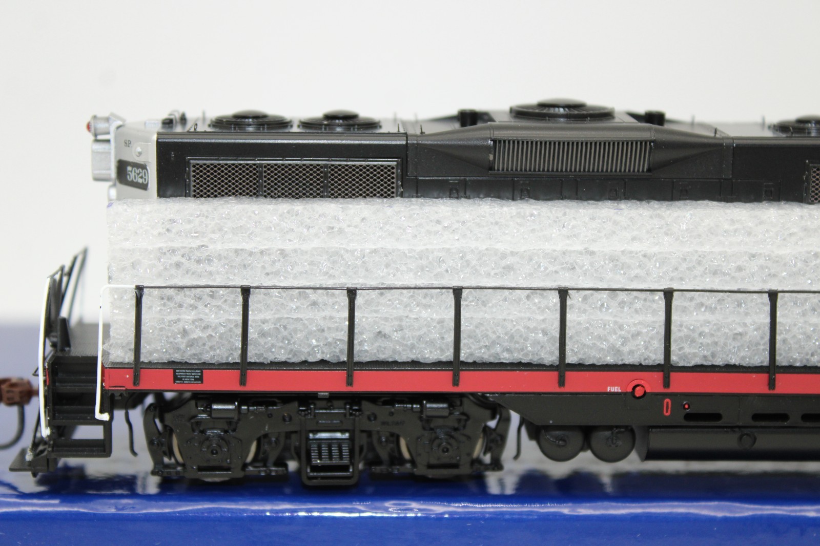 Athearn Genesis HO Southern Pacific Black Widow GP9 Diesel Locomotive DCC Sound