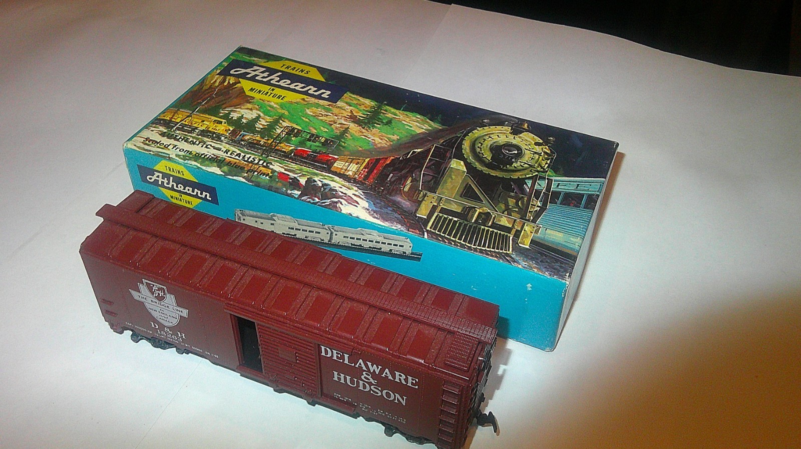 Athearn-Trains in Miniature-Delaware & Hudson Special Box Car 1242 w/Box