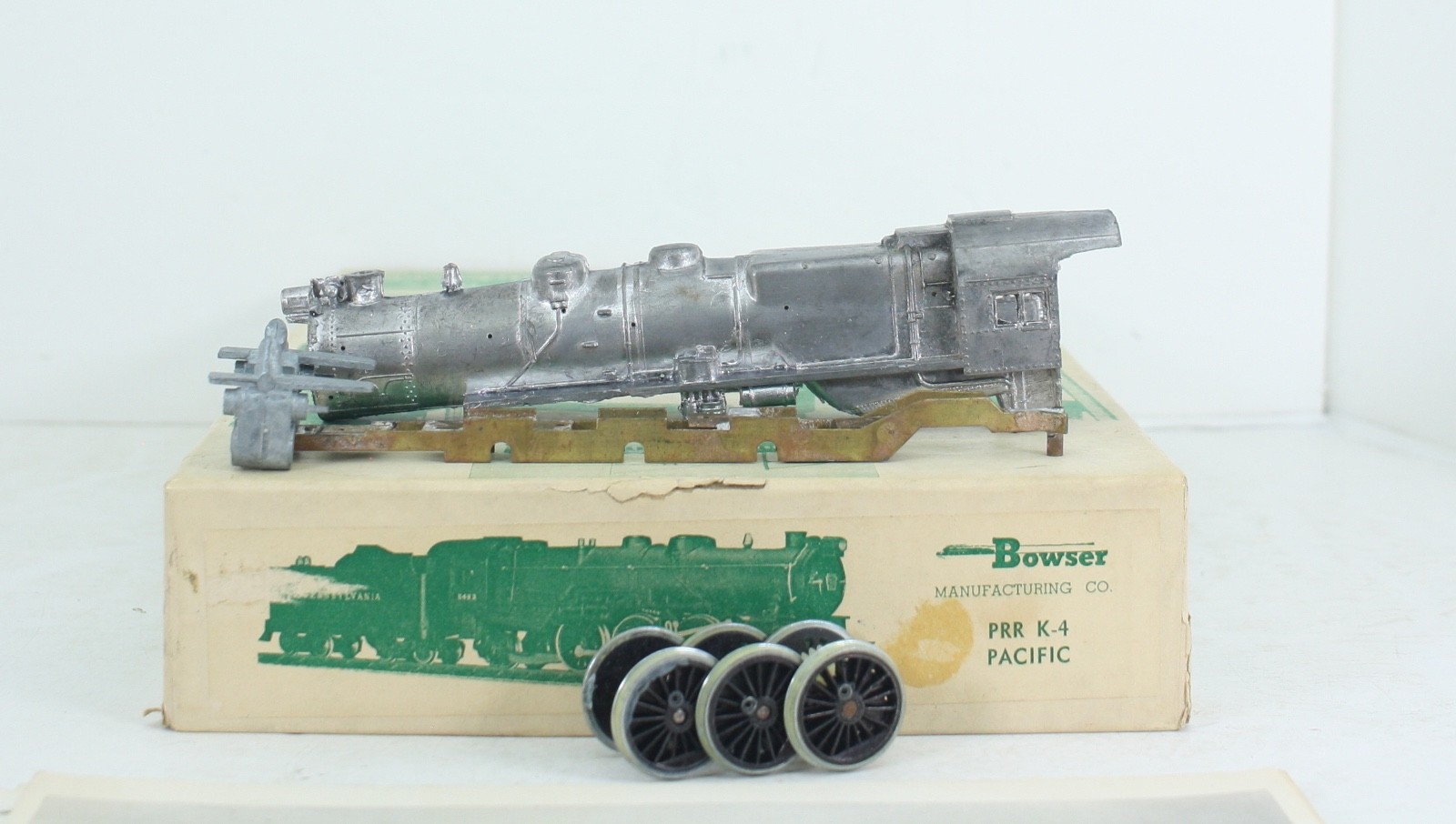 HO Scale Bowser Pennsylvania Railroad K-4 4-6-2 Locomotive Kit
