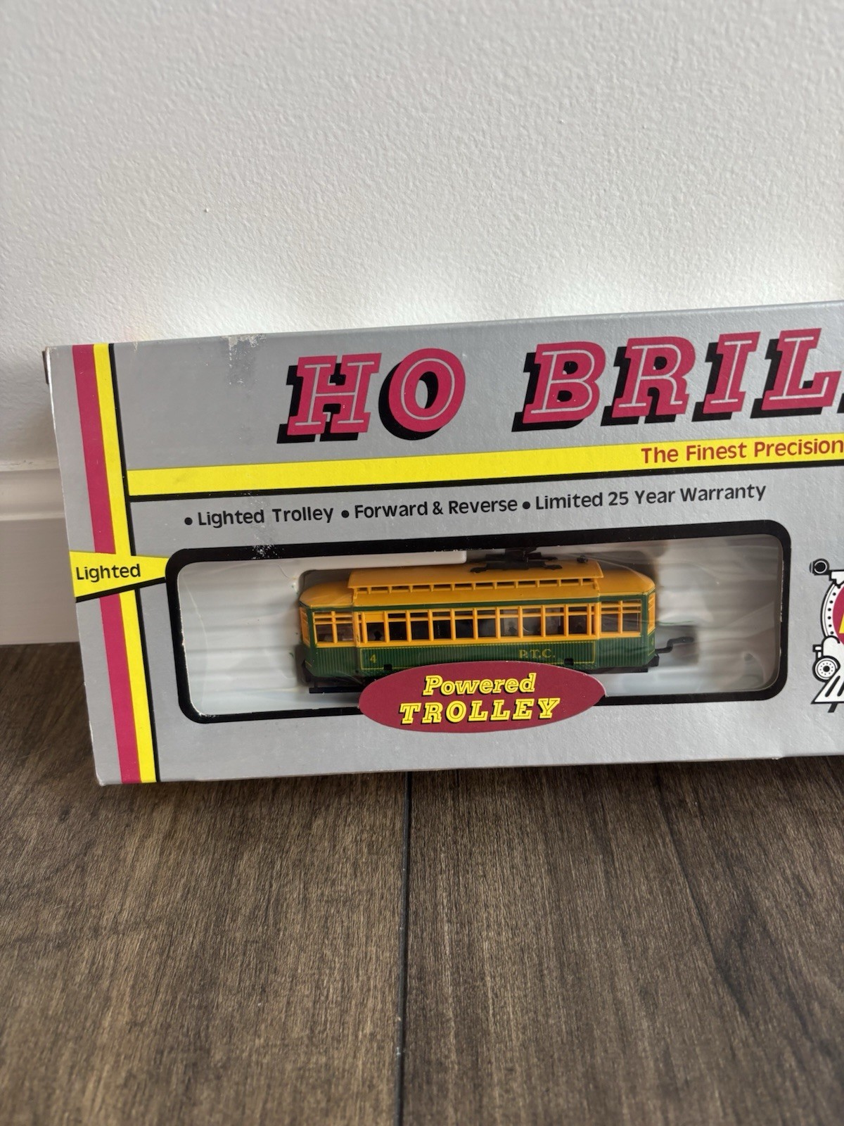 AHM, HO Scale 16951 PTC Power & Dummy Non-powered Trolley’s Set New In Box