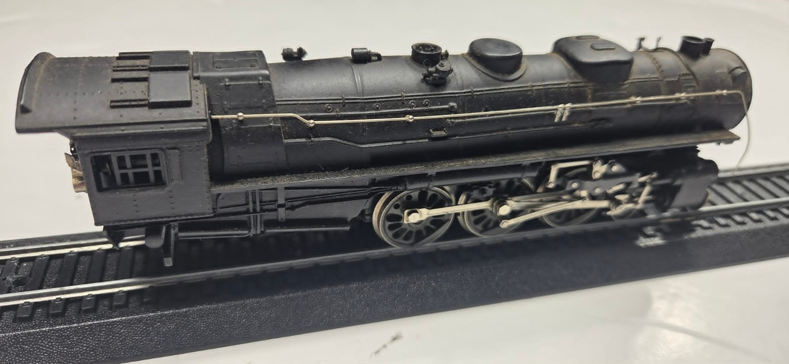 Rivarossi Ho 4-6-4 Hudson Steam Locomotive only – run great – no tender – parts
