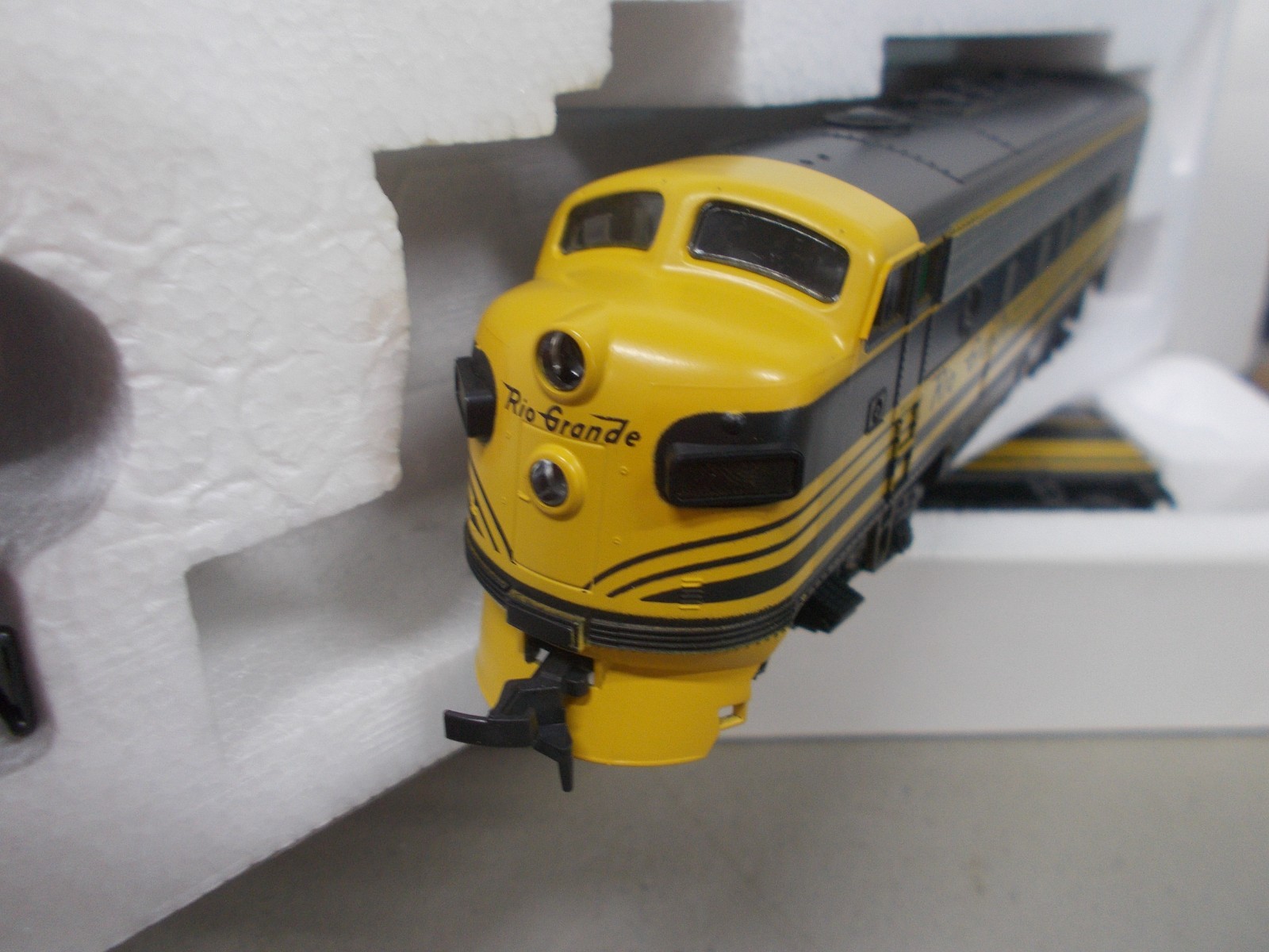 STEWART / KATO ~ RIO GRANDE F7A & F7B BOTH POWERED LOCOMOTIVES~NIB~HO SCALE