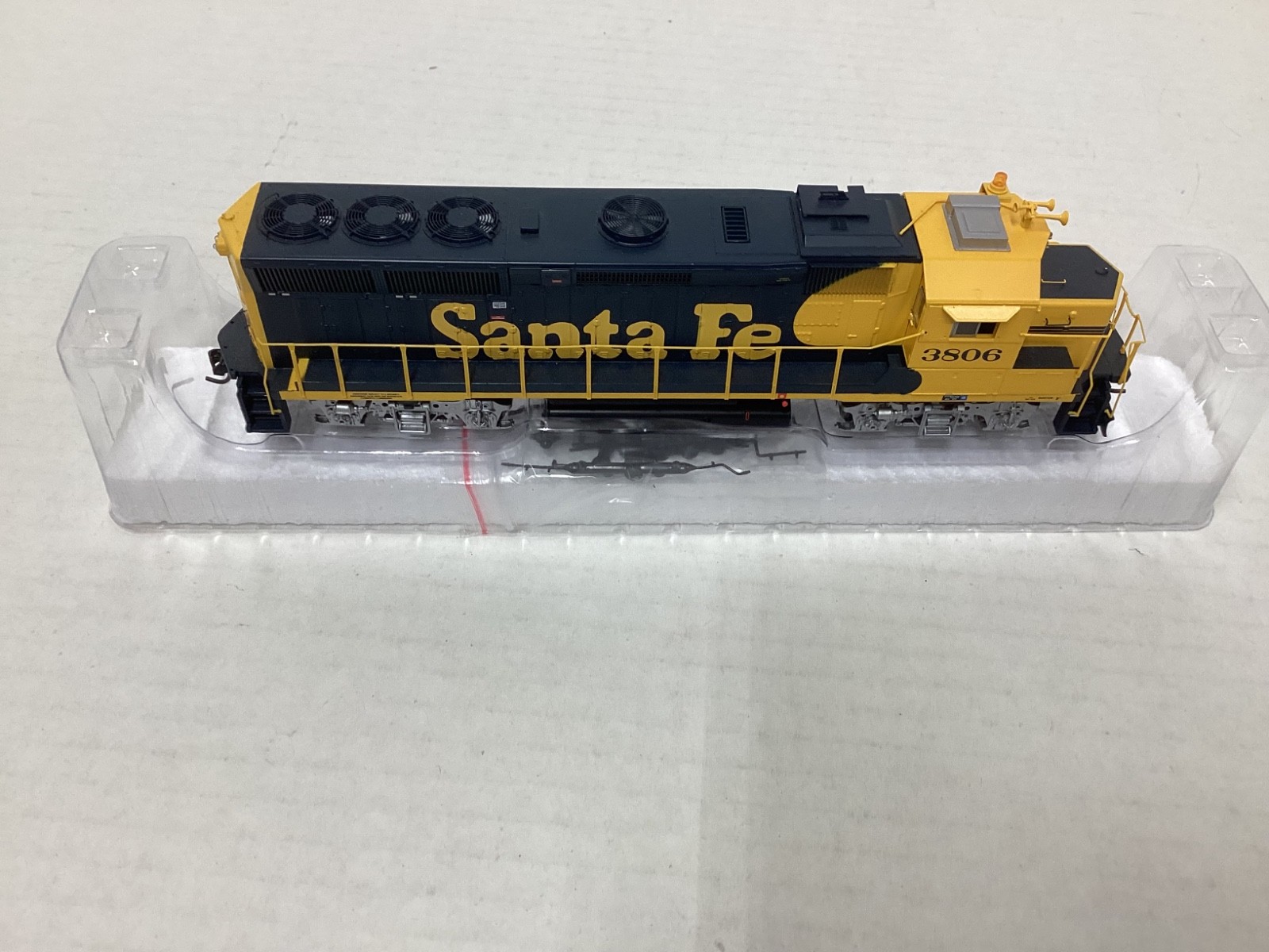 Athearn #94705 HO scale “Santa Fe” GP40X Rd.#3806