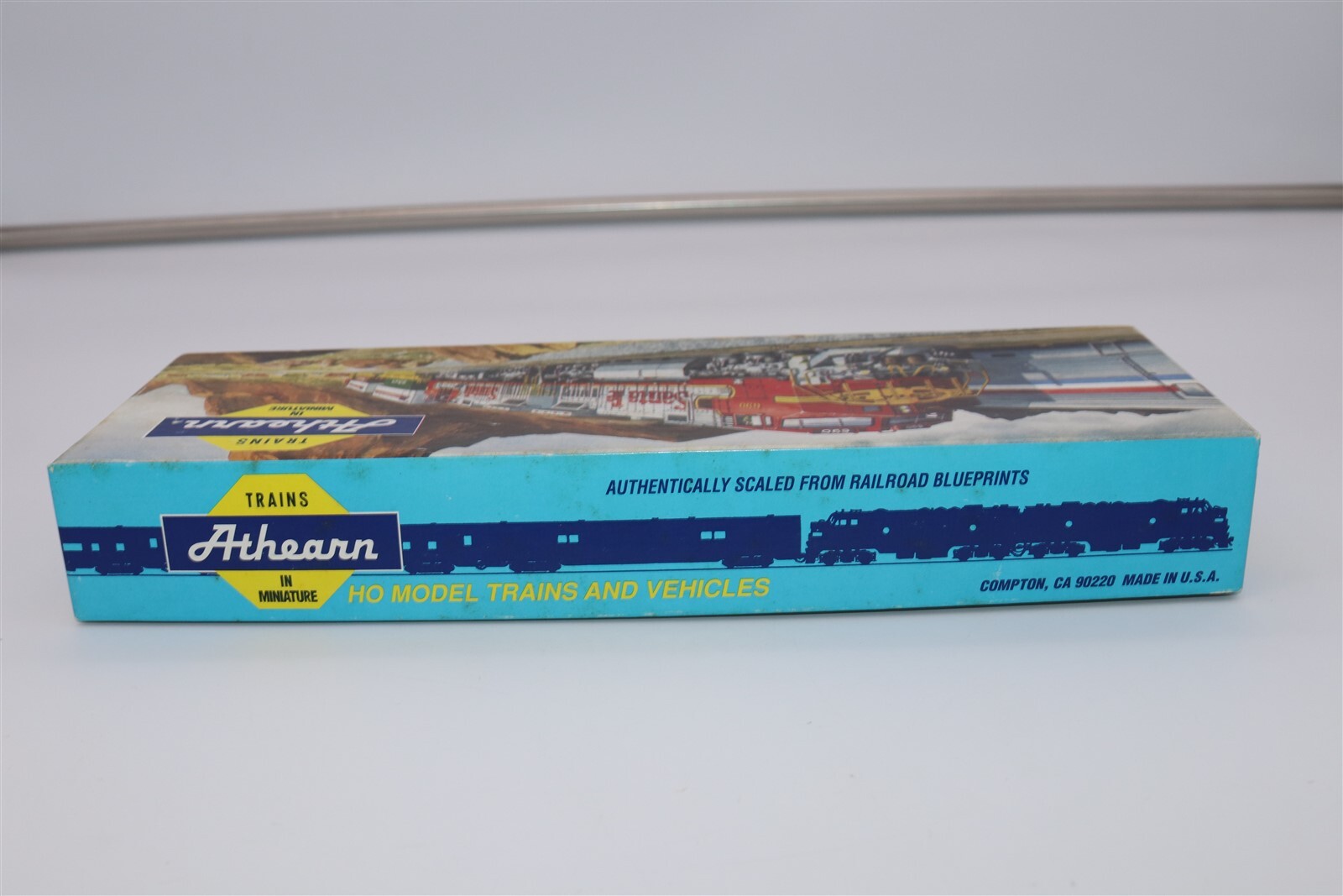 ATHEARN HO SCALE – LOCOMOTIVE – 04718 – GP40-2 POWERED FLORIDA EAST COAST – #426