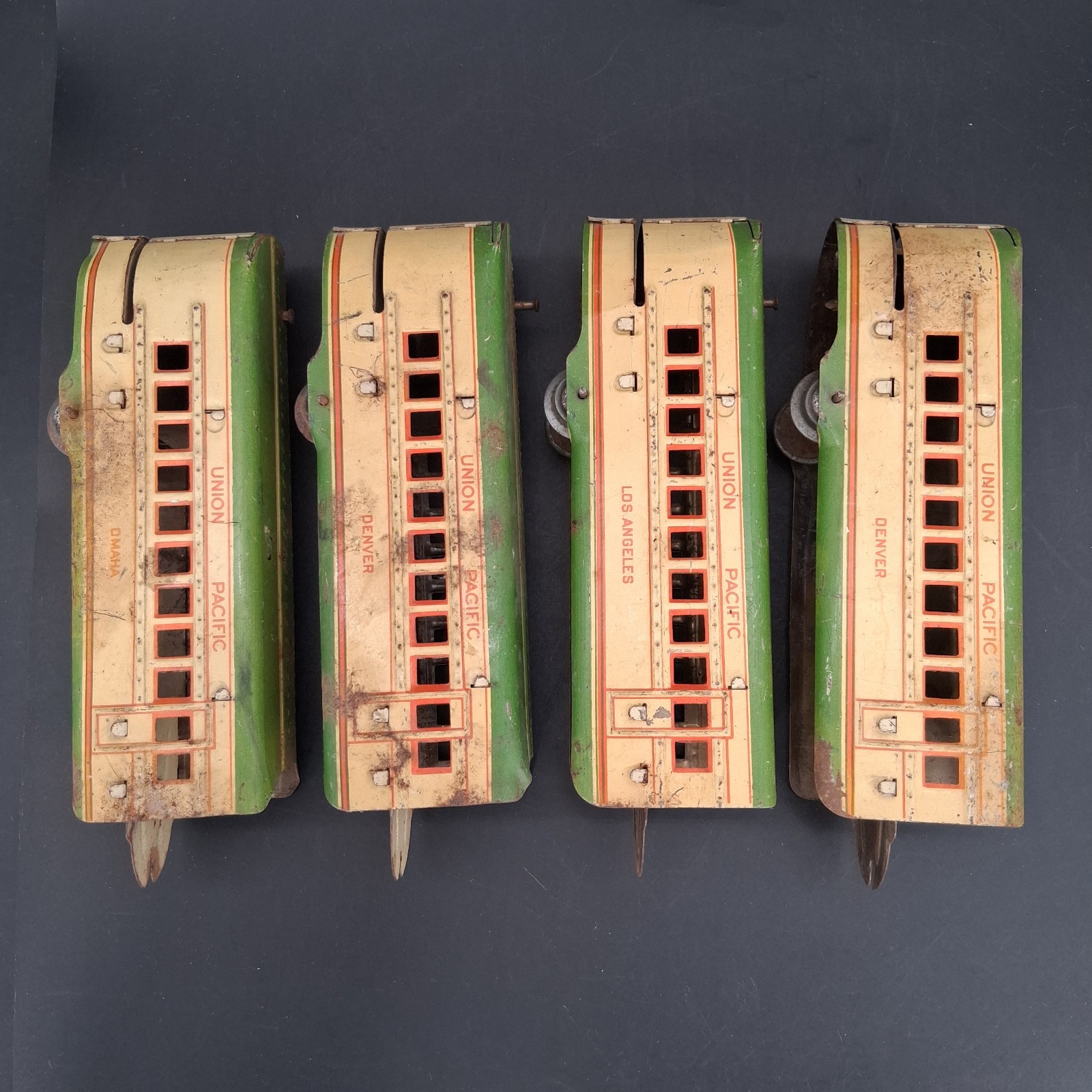 Vintage Marx Union Pacific O Streamliner M10005 w/ 6 Cars Green Yellow No Motor