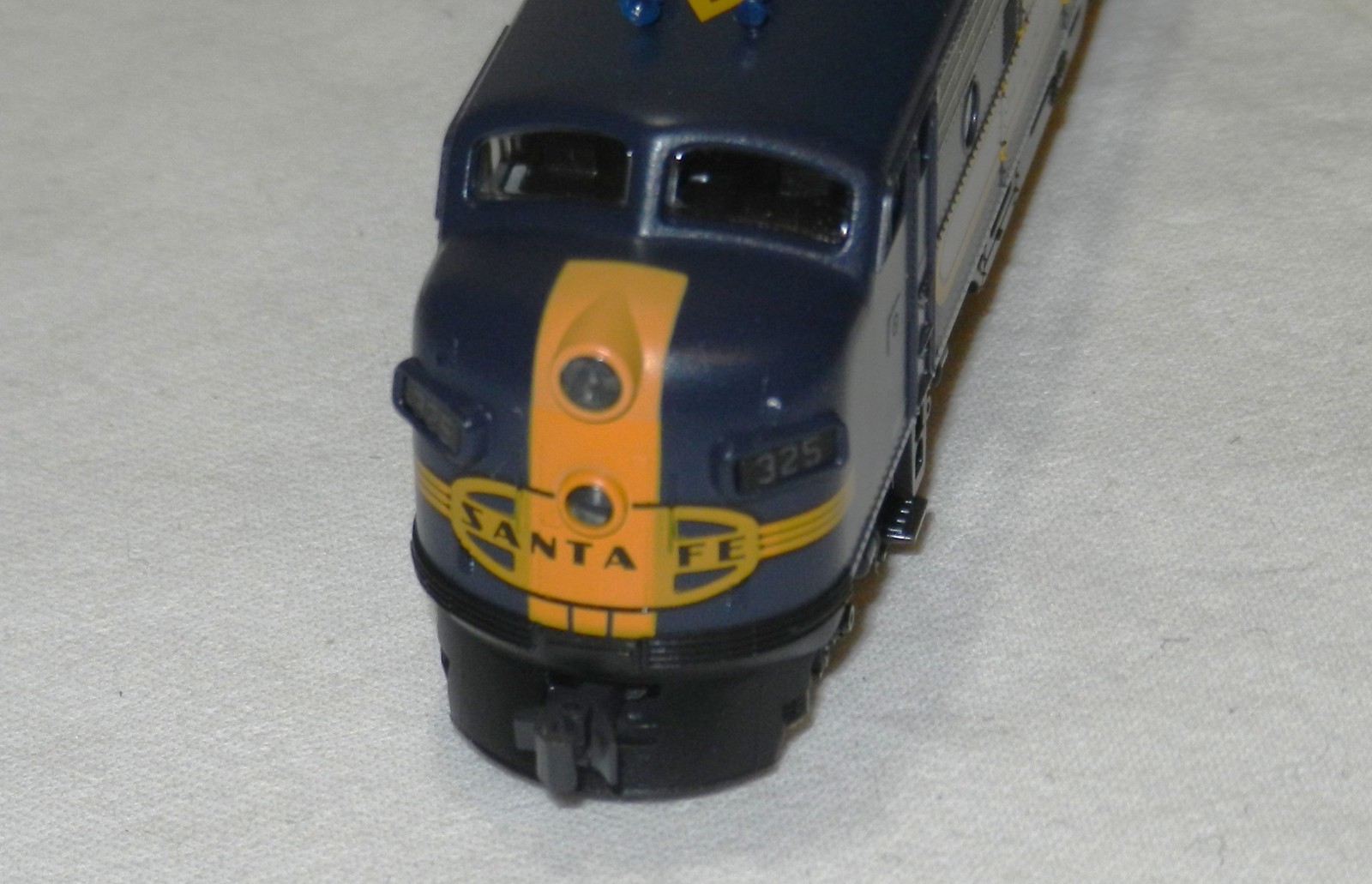 N KATO 176-2126 Santa Fe Blue Bonnet F7A road #325 LNIB