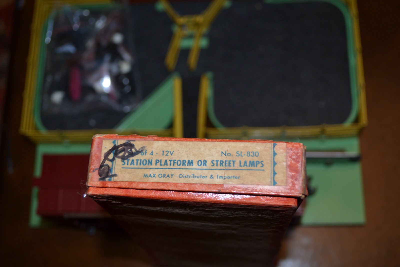 1950s-60s Vintage American Flyer Gilbert Trains Set & Tracks!
