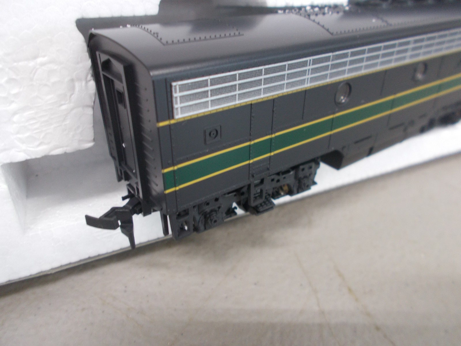 STEWART / KATO~ READING F3A & F3B ~ BOTH POWERED LOCOMOTIVES~NIB~HO SCALE~LOT A