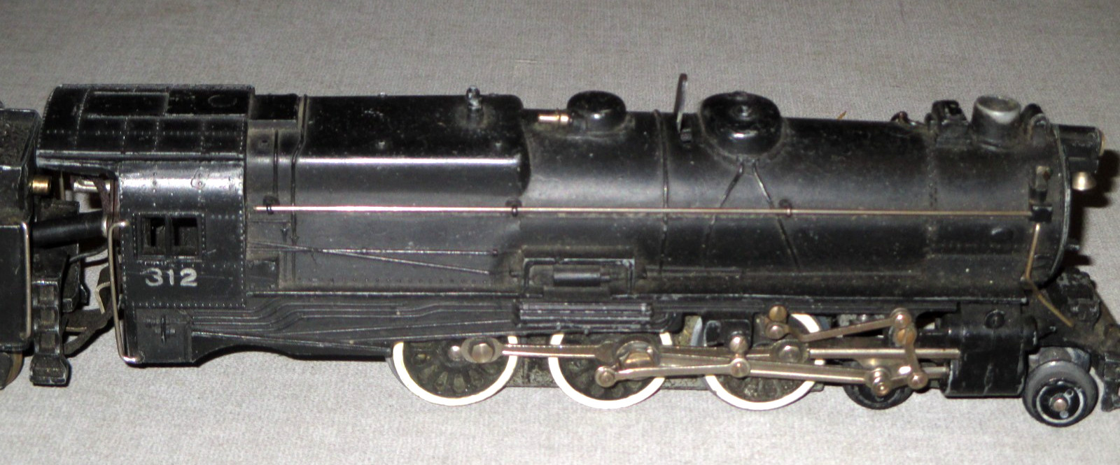 1940’S AMERICAN FLYER 312 PACIFIC-STEAM LOCO & TENDER-PRR & 3 NEW HAVEN CARS