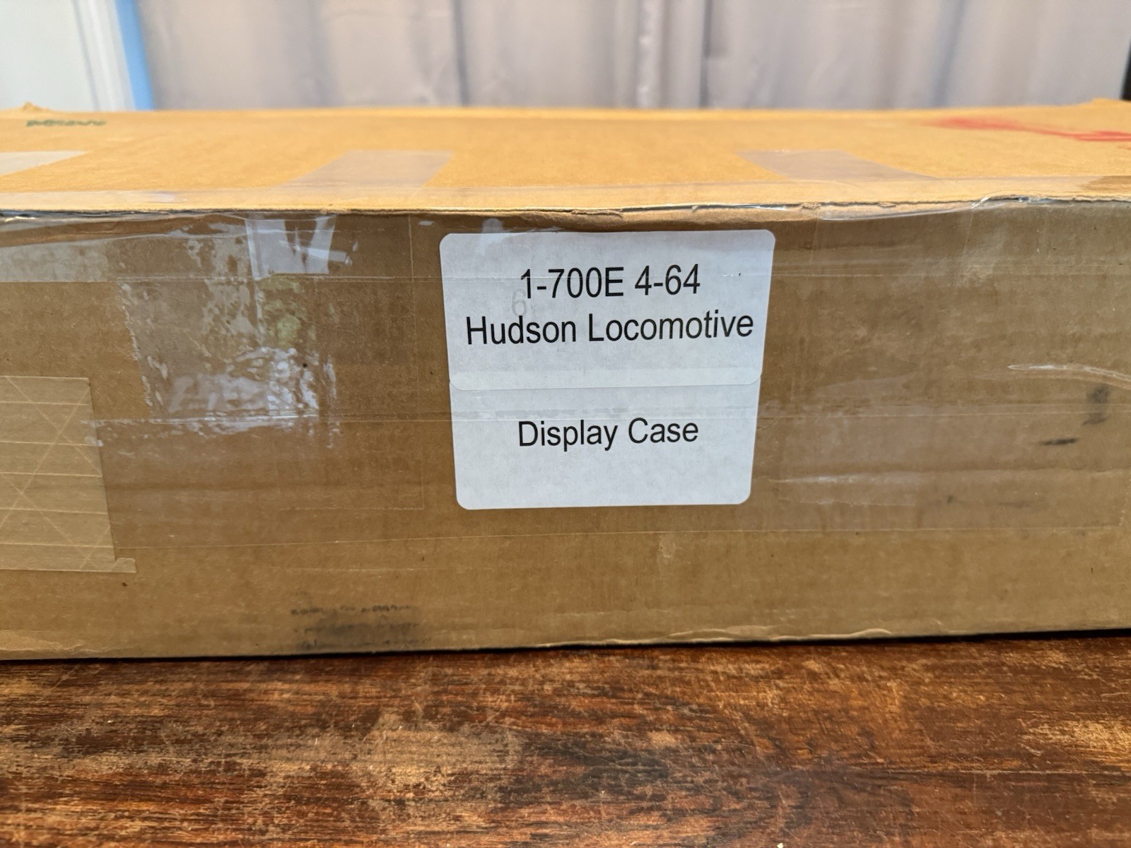 Lionel 6-18005 O NYC 4-6-4 700E Hudson Steam & Tender #5340 w/ Display Case