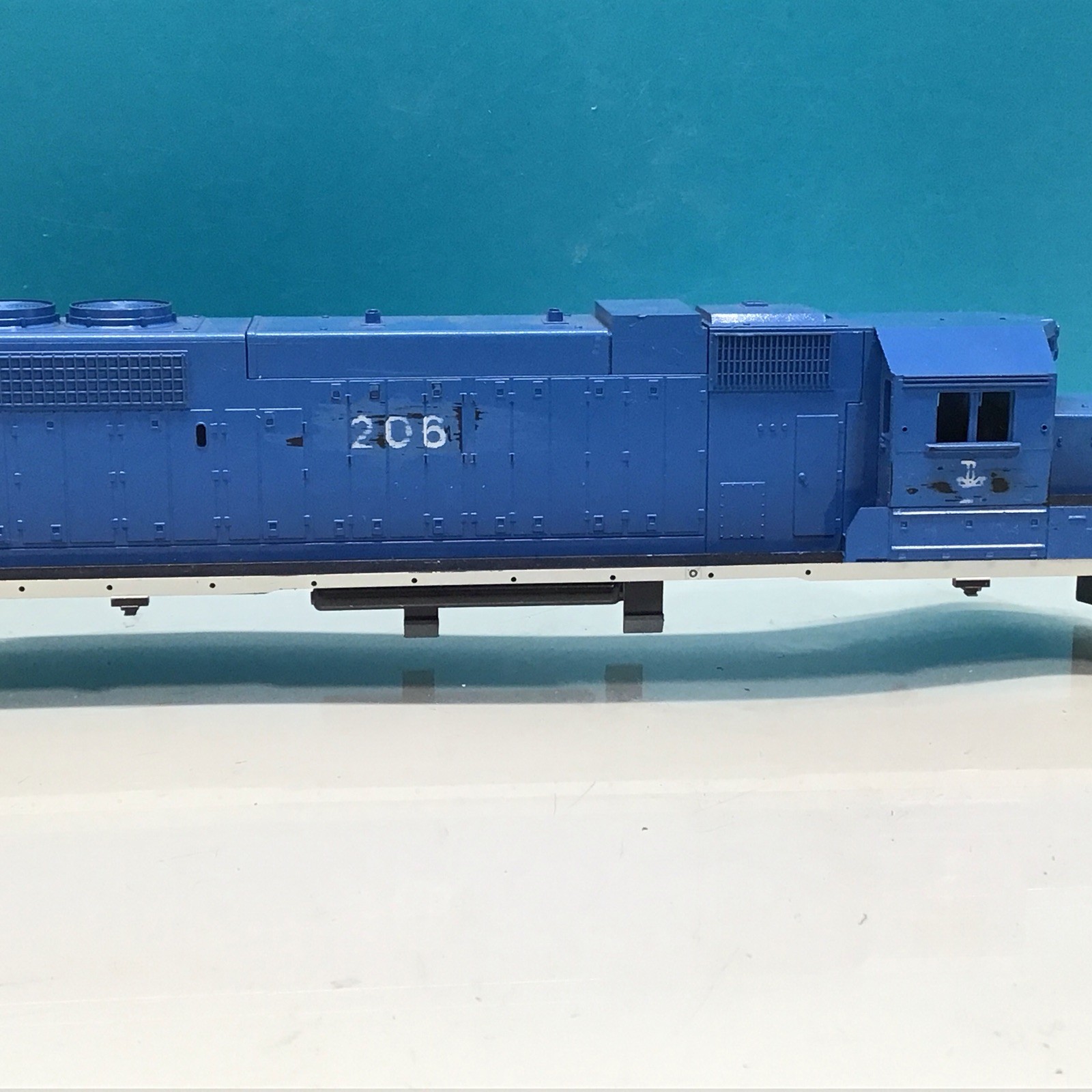 ATHEARN HO SCALE GP 38 BLUE & WHITE SHELL ONLY