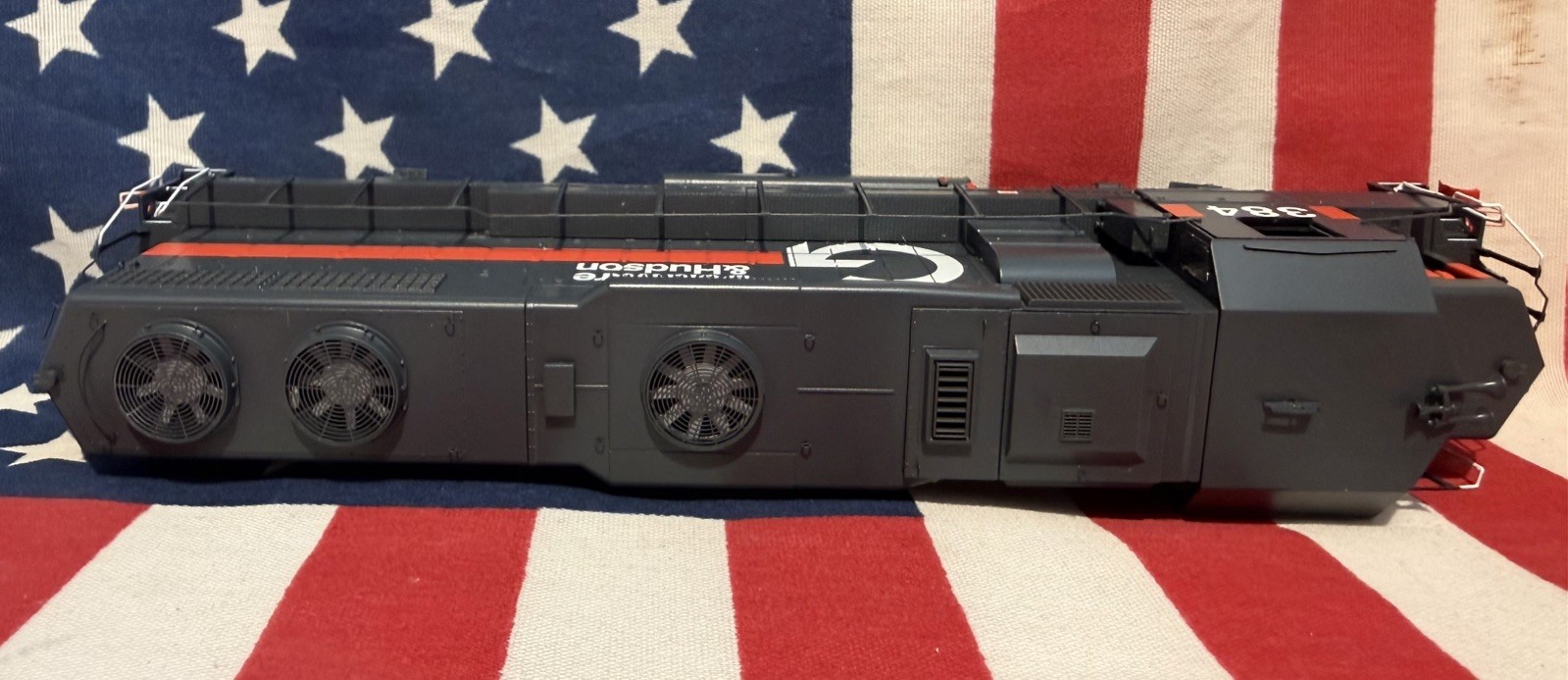 Athearn Genesis HO GP39-2 DCC Ready D&H Delaware & Hudson #384 ATHG65506