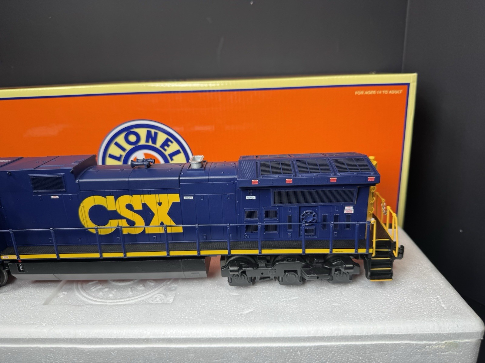 Lionel LEGACY 6-39584 CSX Dash 9-44CW diesel engine #9048 LNIB