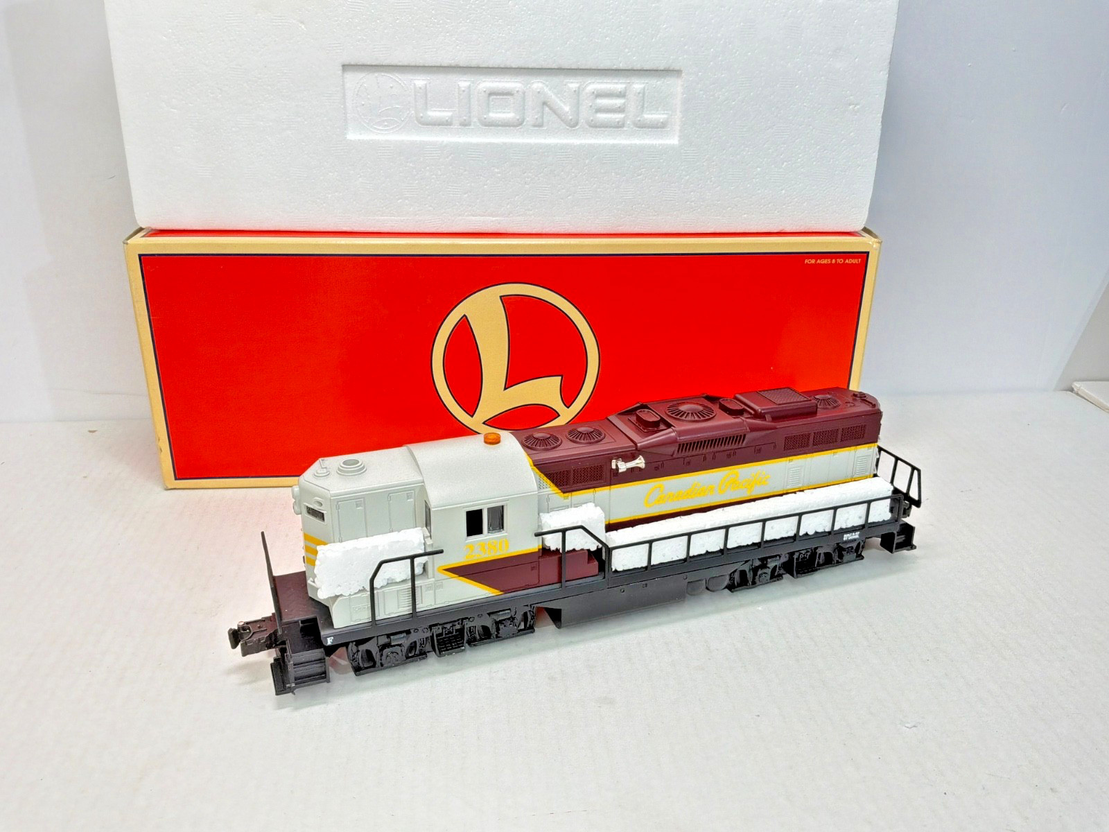 VINTAGE LIONEL O 6-18564 CANADIAN PACIFIC GP9 DIESEL LOCOMOTIVE 2380 TCA C8
