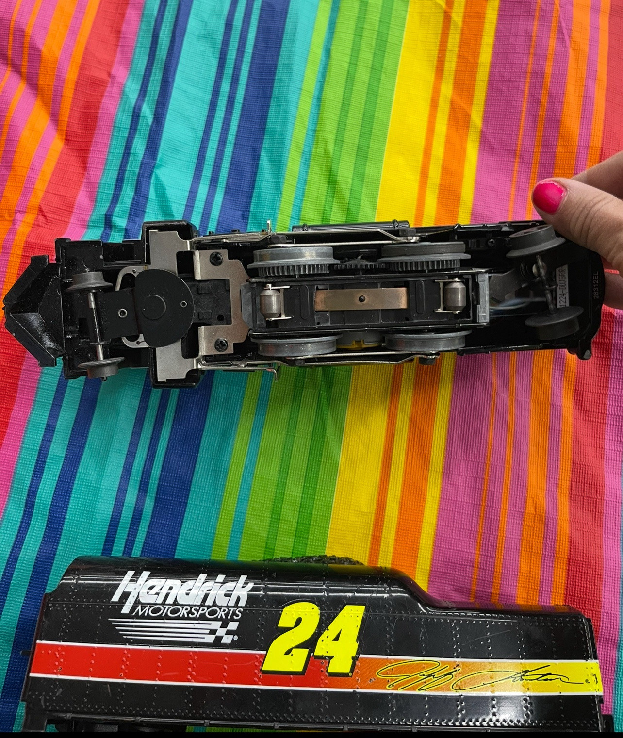 LIONEL O-27 GAUGE NASCAR JEFF GORDON #24 2-4-2 STEAM LOCO + TENDER PASS READ H47