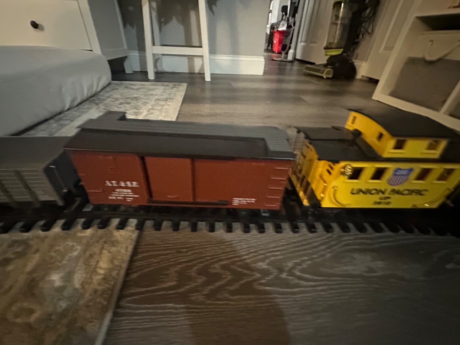 Scientific Toys Model Trains Pennsylvania 9714 ENGINE, Whole Set and REMOTE
