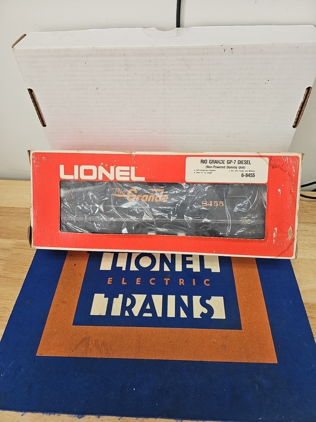 Lionel 6-8454 O Gauge Rio Grande GP-7 Diesel Locomotive #8454 UNPOWERD