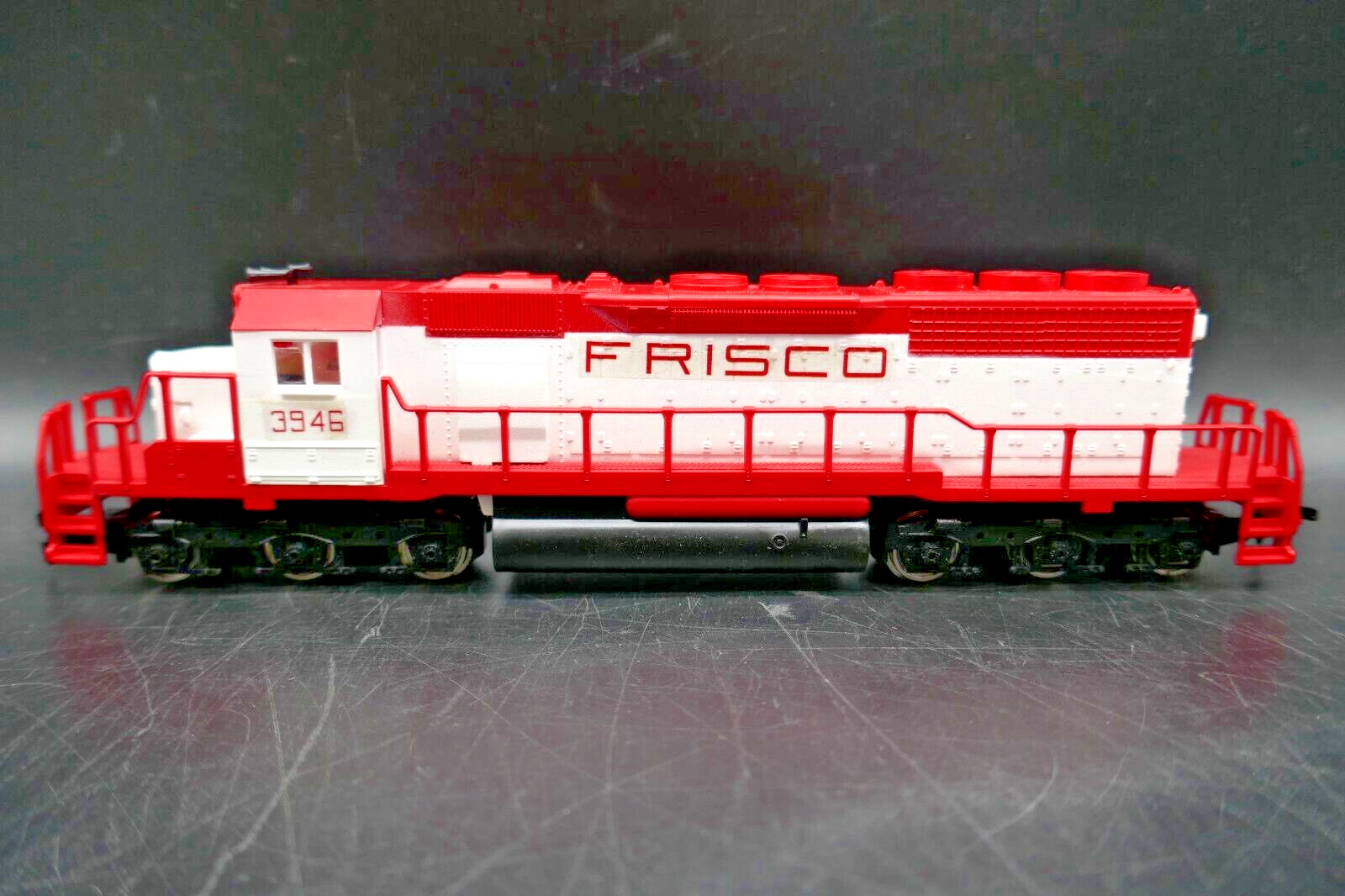 HO Mehano SD40 Frisco Custom Painted Locomotive – Tested & Working