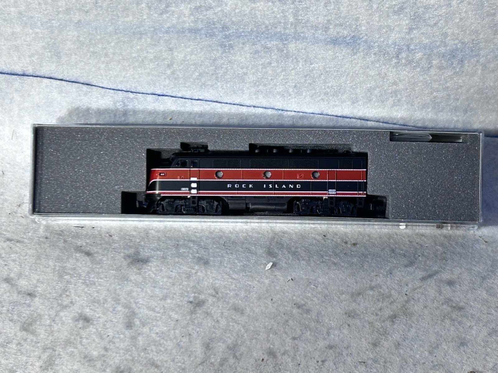 Beautiful KATO Rock Island RR F-3A #44 Locomotive N Gauge ￼