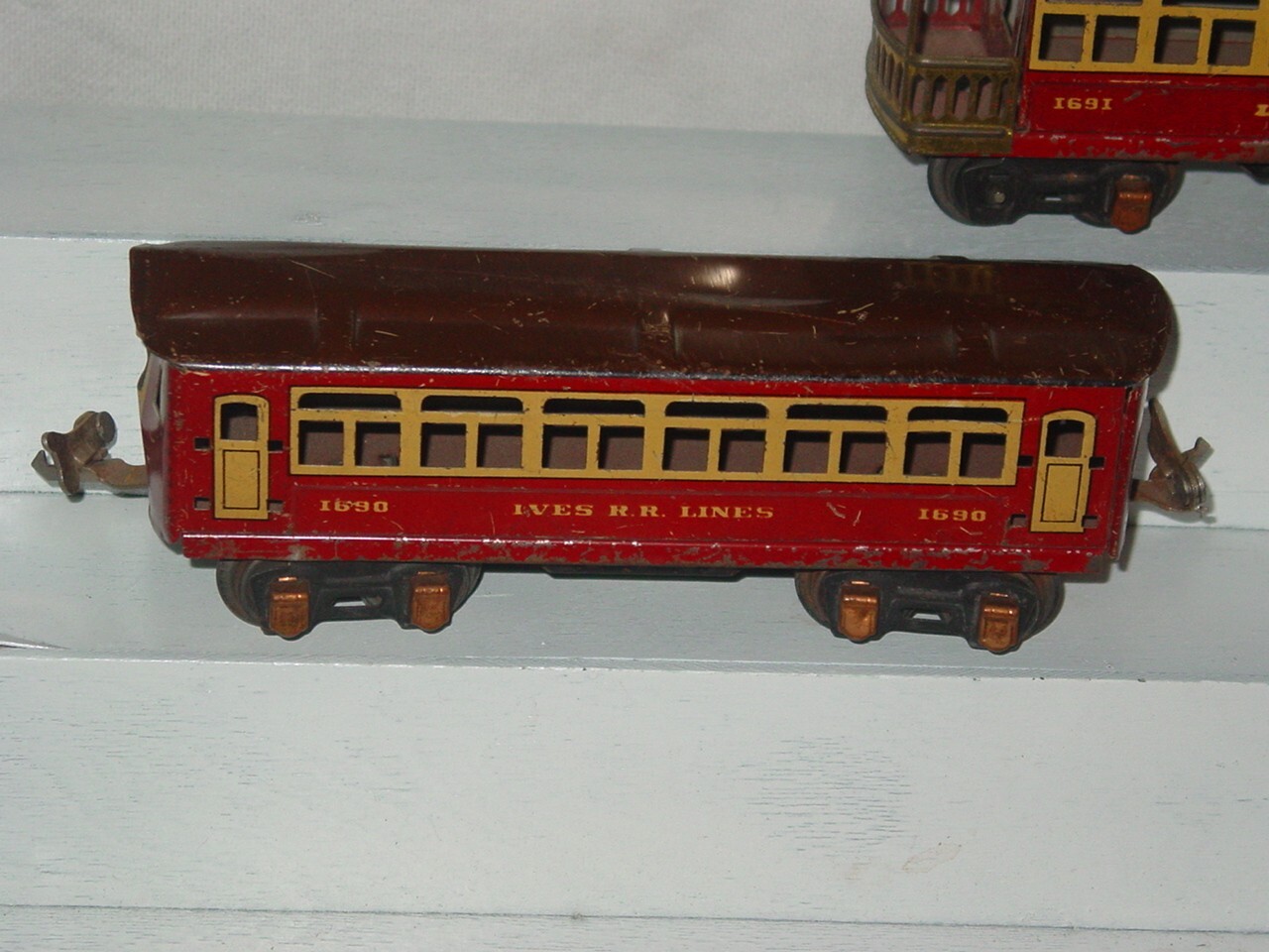 Lionel Jr. Passenger Train Set with (1) #1690 (1) 1691 Lionel (1) # 1690 Ives