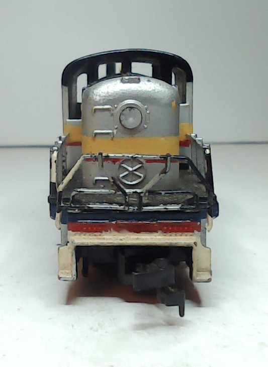 Hand-painted AHM HO RS-2 Diesel Locomotive, 2 Cabooses – Roco, Unbranded (DL076)