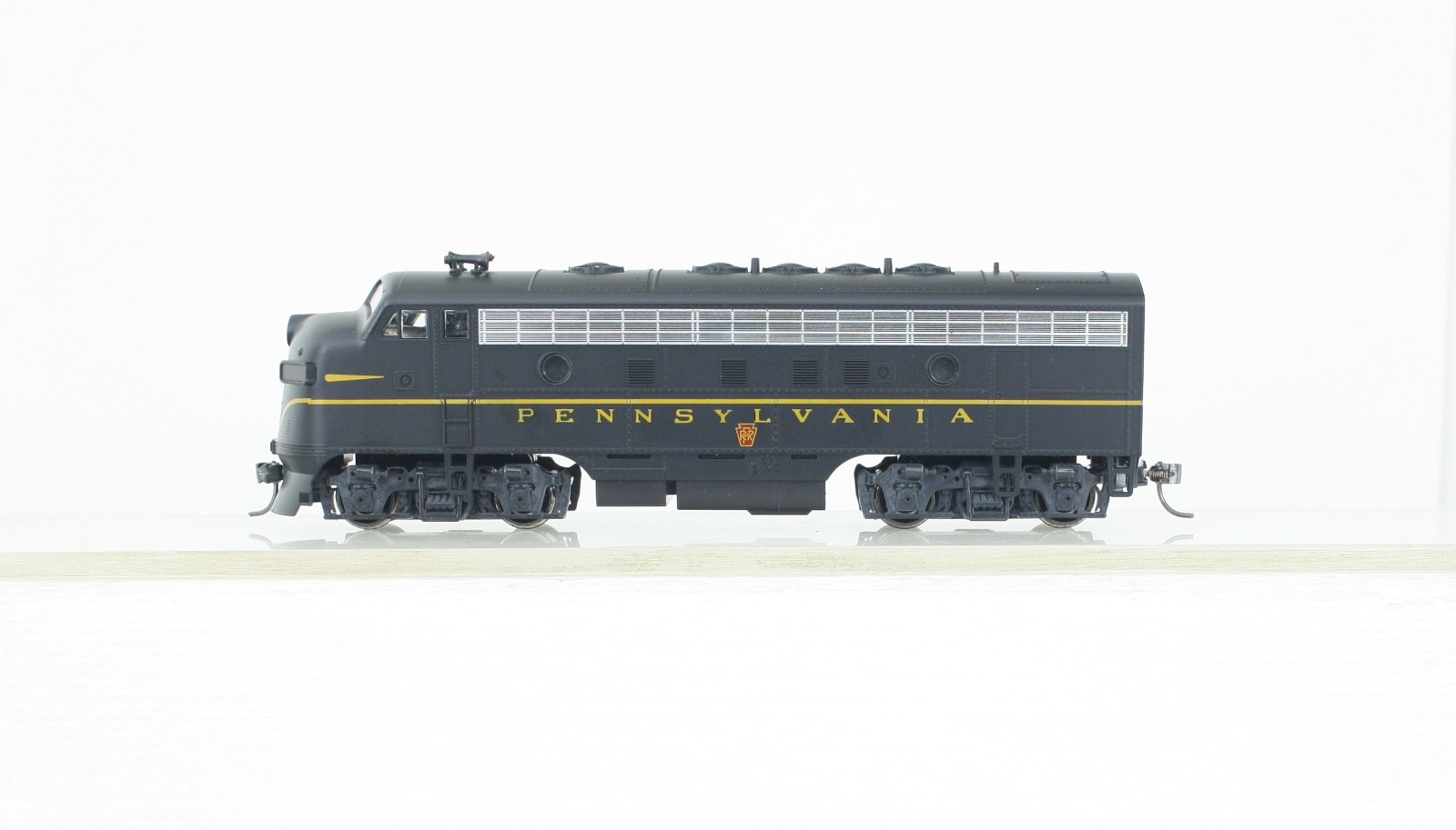 HO Scale Stewart 9120 Pennsylvania RR F7A Phase I Late Diesel Kato With Kadees 2