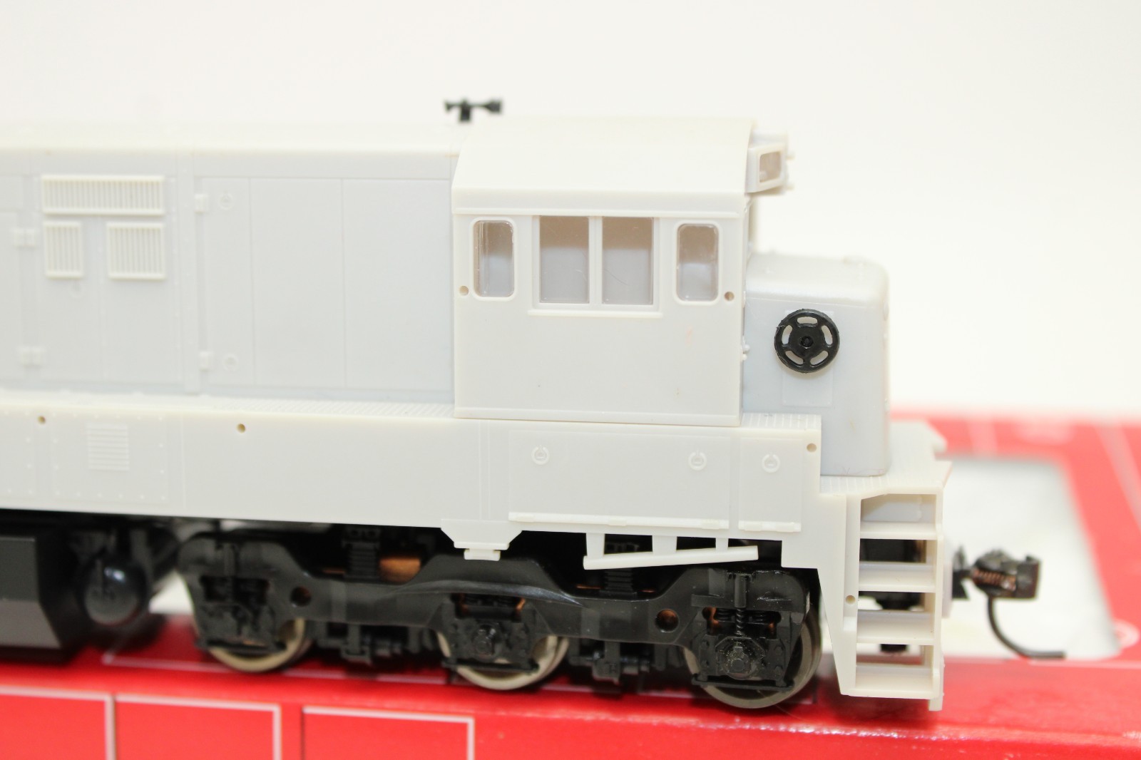 Atlas HO Scale Undecorated GE U33C U36C Diesel Locomotive 8500 DCC Ready