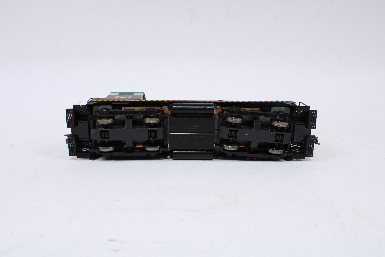 KATO 37-10F HO Scale EMD NW2 Phase I Diesel Locomotive CB&Q Burlington #9208