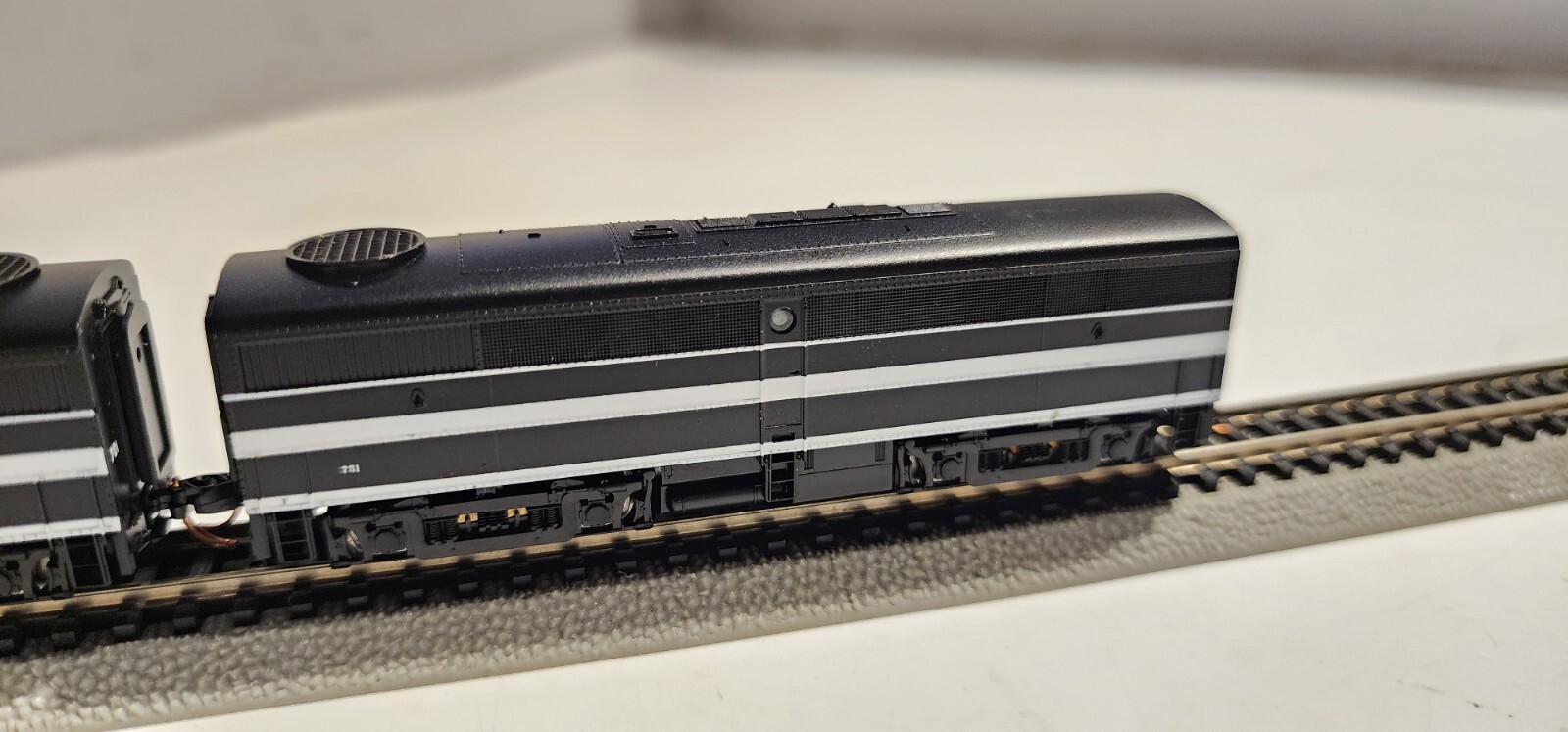 Life-Like N Scale F1 A&B Diesel Set Lehigh & New England #701