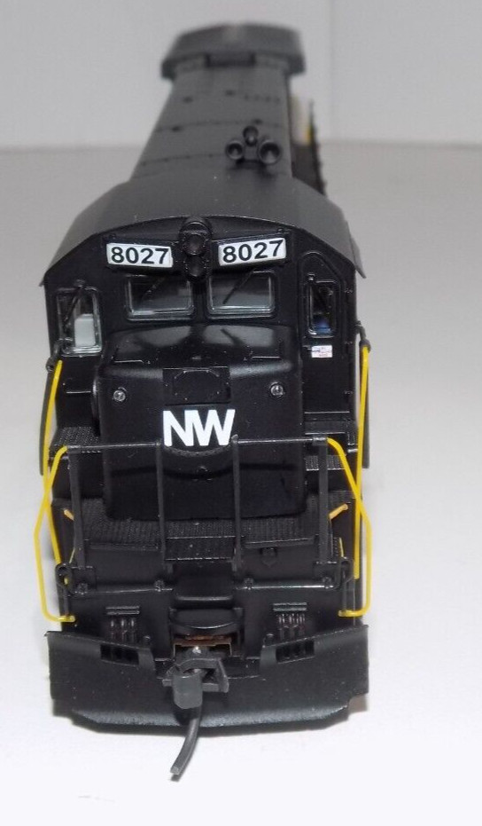 Broadway Limited HO Trains GE C30-7 N&W #8027 Black 2 Window Item #493
