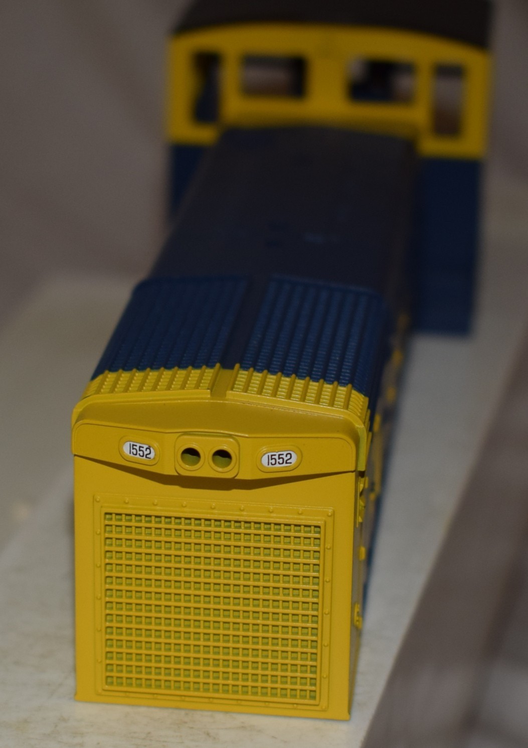 MTH SW-1500 Diesel Locomotive Shell Alaska Railroad #1552 – O Gauge Sample
