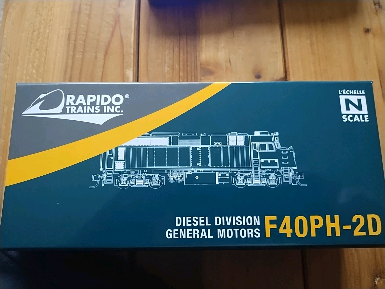 N Scale Rapido F40ph Via Rail Locomotive With DCC And Sound KatoVIApassenger Set
