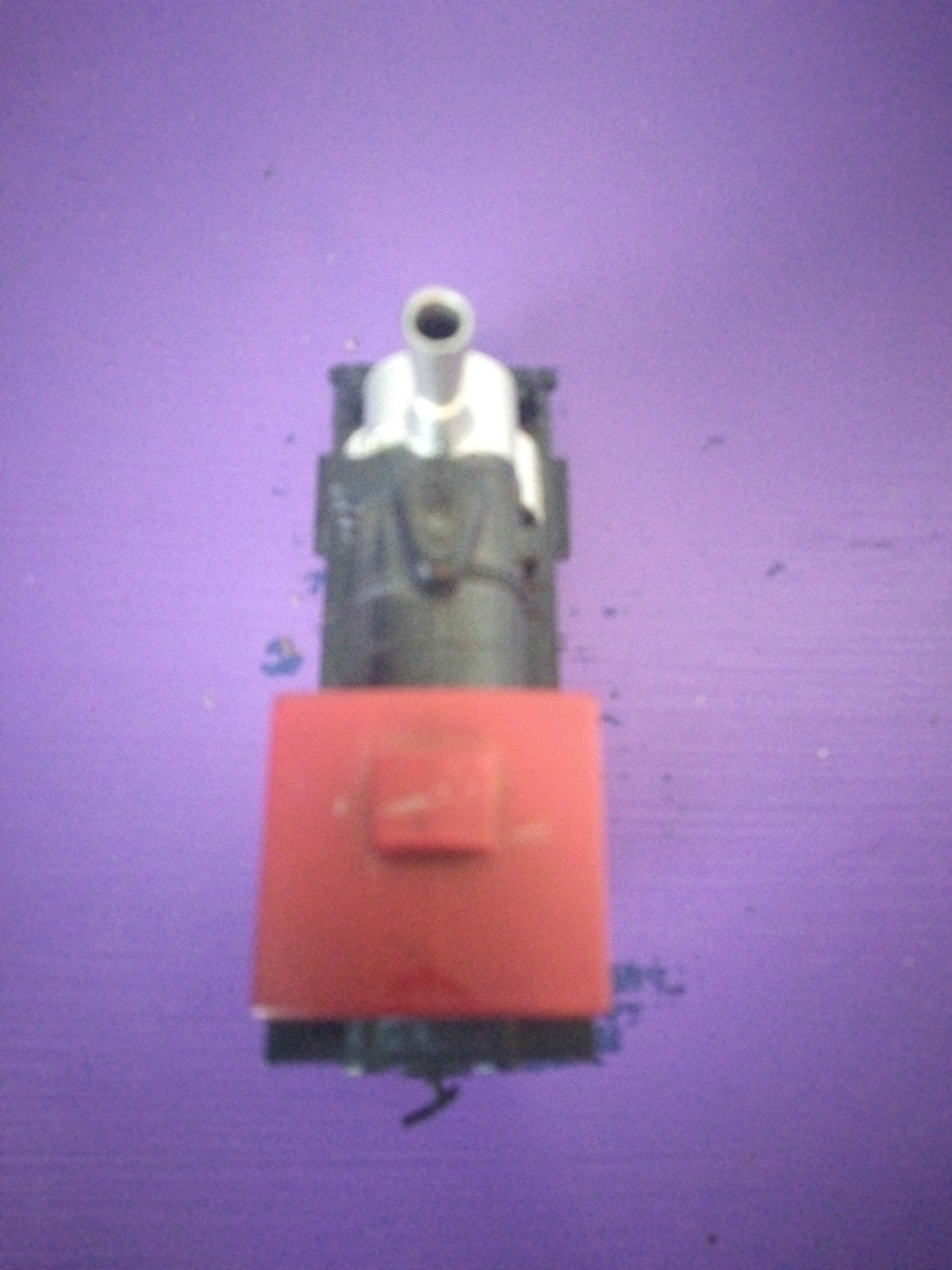 HO #8630 Yugoslavia Powered Switcher Engine for parts or repair