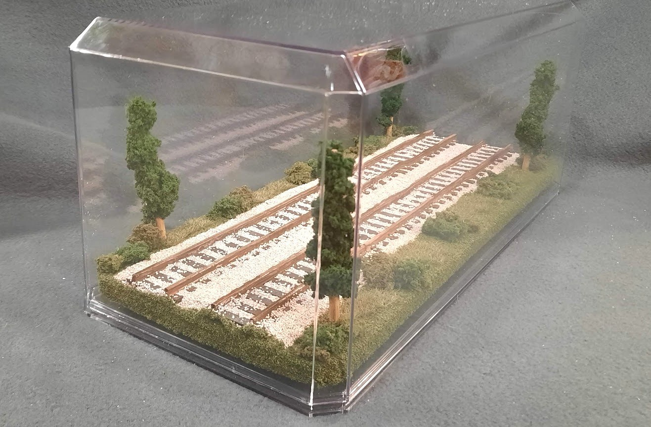 S SCALE 16″ DOUBLE TRACK DISPLAY CASE- “SUMMER SCENE”-FOR ANY S TRAINS