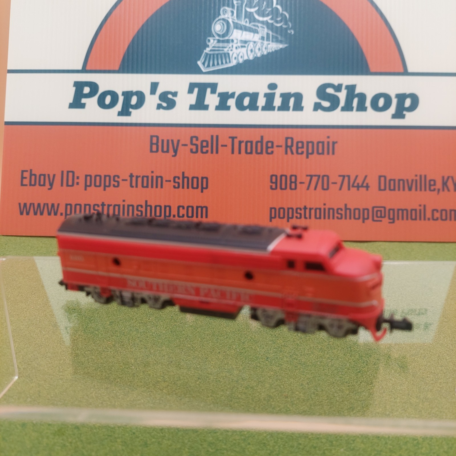 Life-Like ~ N-Scale #6405 Southern Pacific “Daylight Paint Scheme” F 7 Diesel