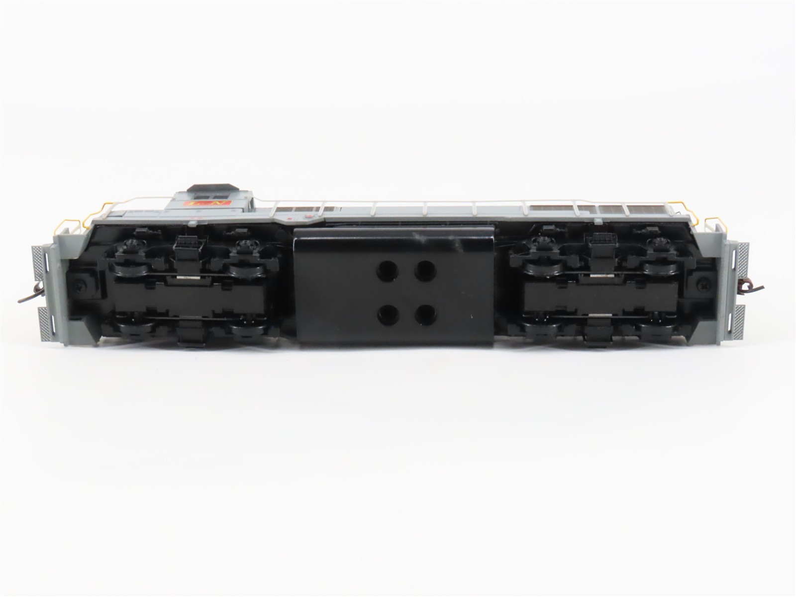 HO Scale Athearn L&N Louisville & Nashville GP35 Diesel #1109 – UNPOWERED