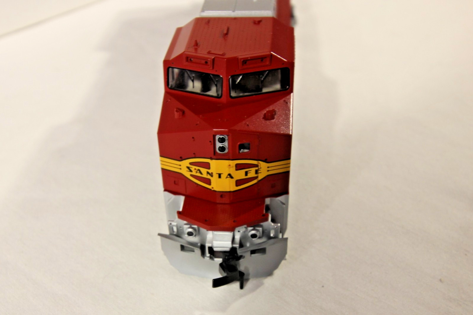KATO HO GE C44-9W Dash 9 Santa Fe #605 37-1210 New in Box Complete