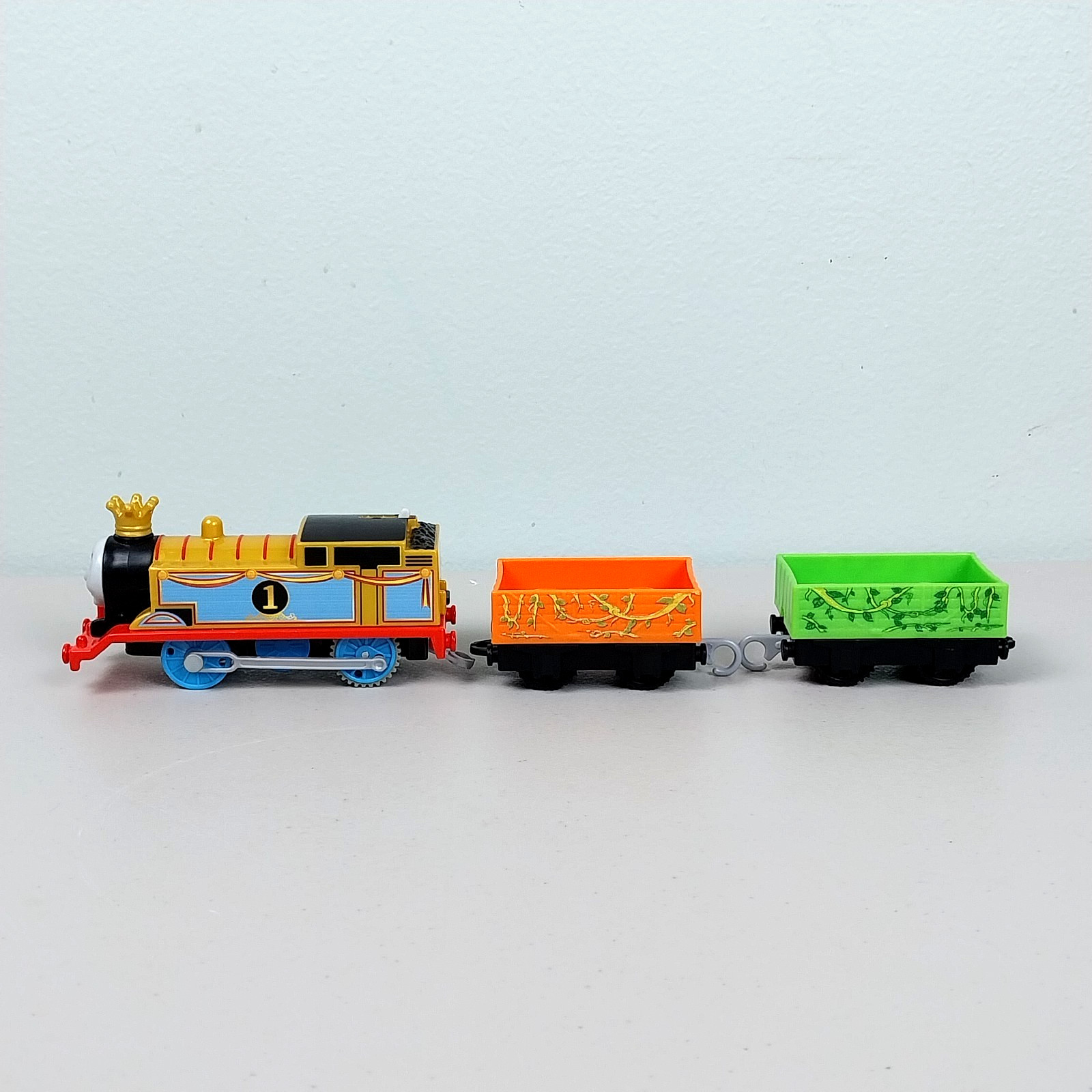 Thomas & Friends Trackmaster Royal King Thomas Monkey Mania Mattel
