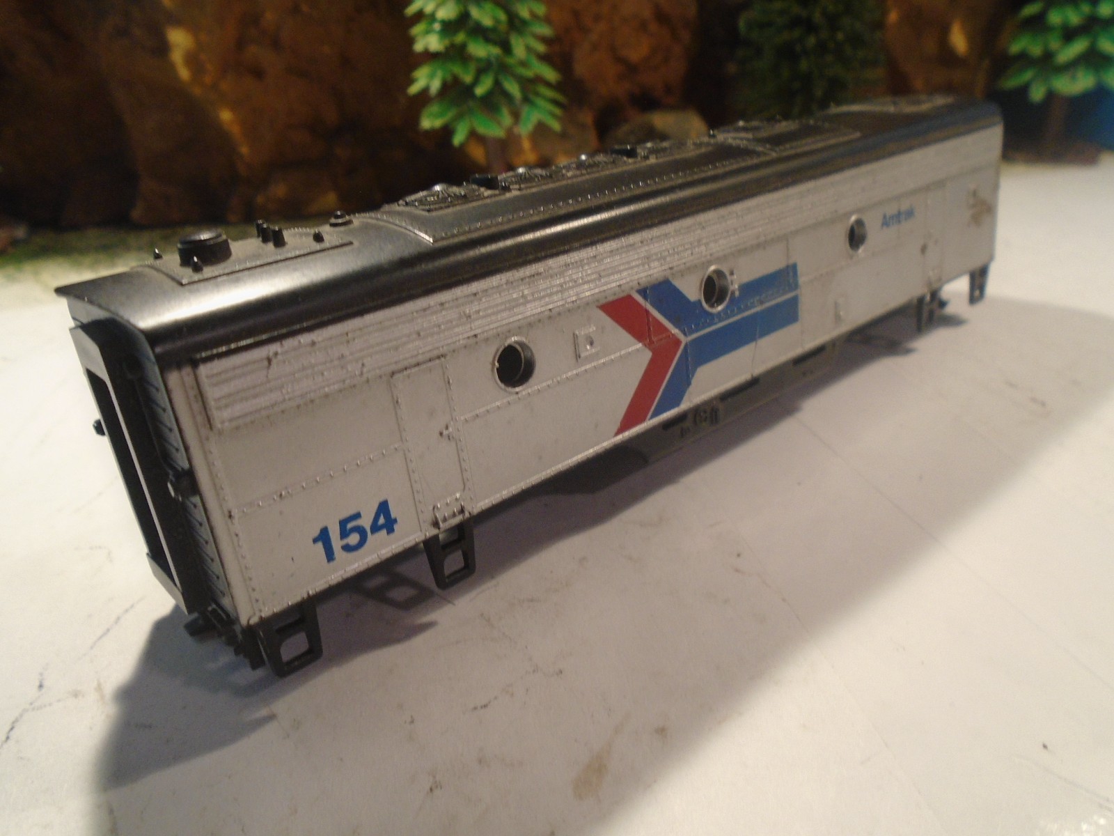 HO SCALE EMD F-7B, No 154 SHELL ONLY IN NEAR MINT CONDITION. 5-229-5