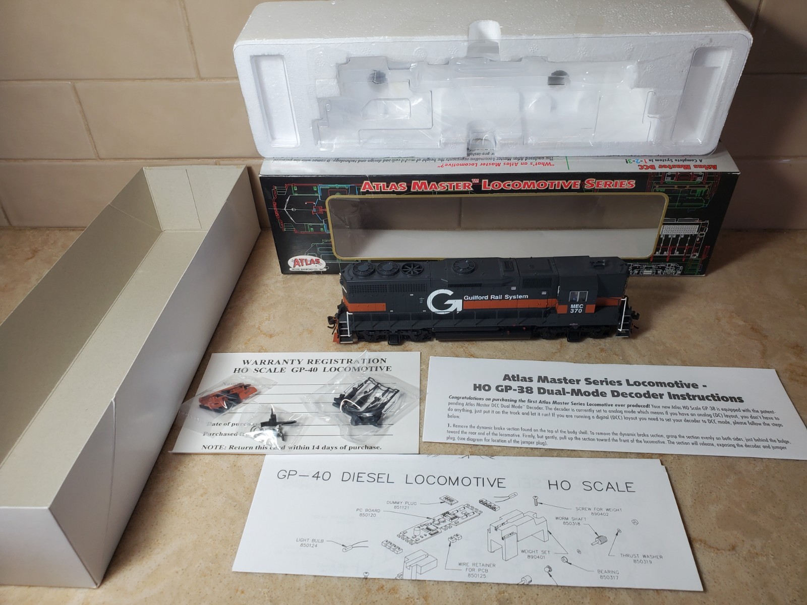 Atlas Master GP40 High Hood MEC #370 Guilford Pan Am DCC C-9 Unrun Wrong Box