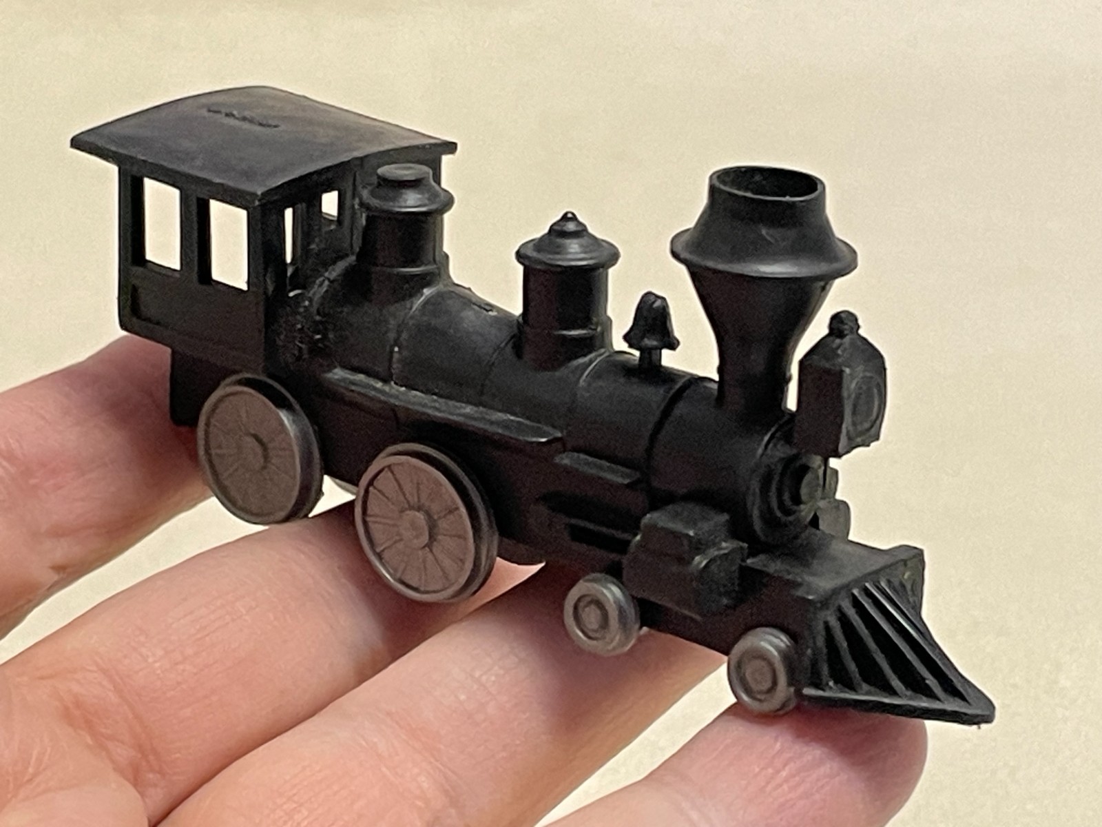 GENERAL STEAM LOCOMOTIVE 3.5″ Mini Train, Vtg 1960s Hong Kong Molded Plastic Toy