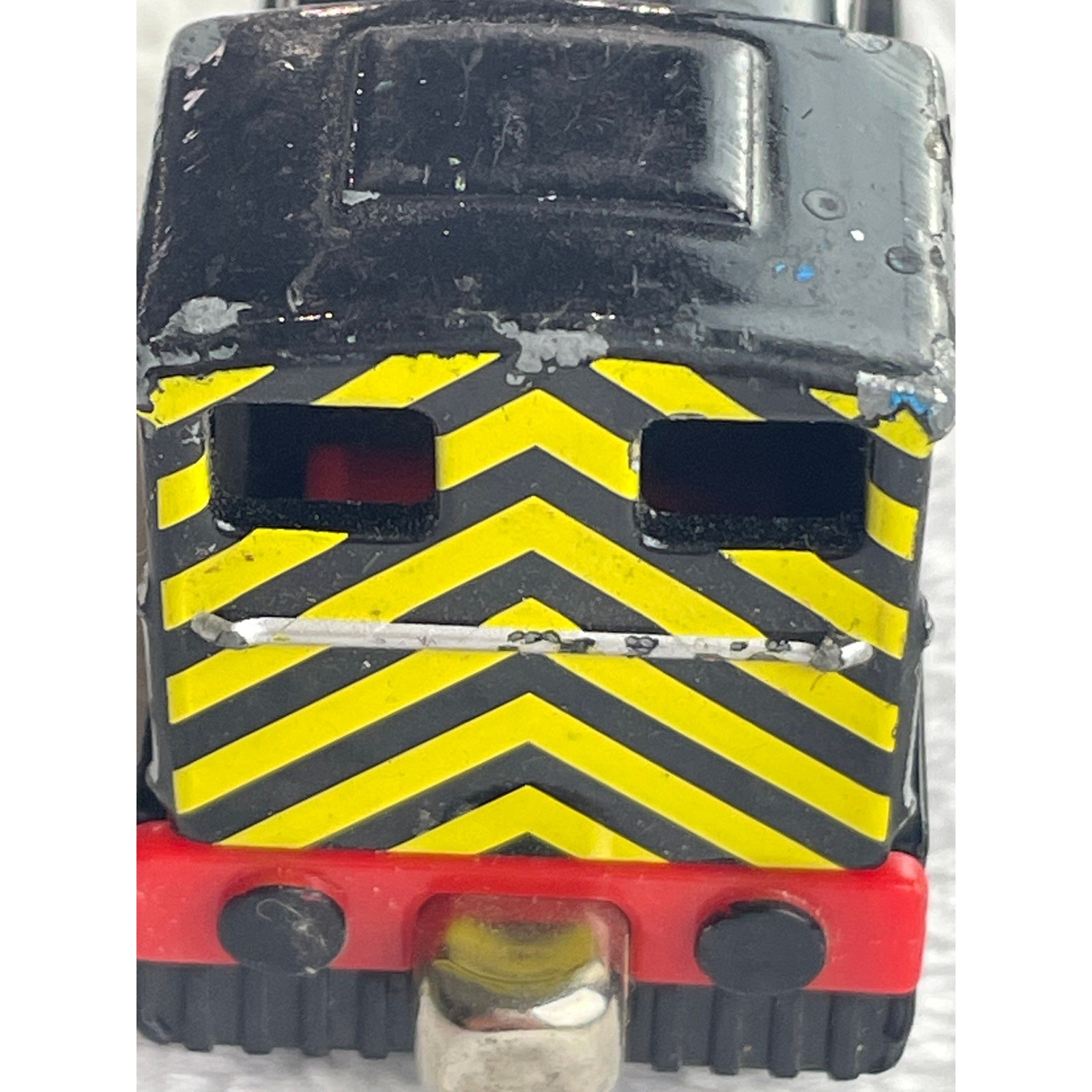 Thomas & Friends Take-n-Play Mavis Die-Cast Magnetic Train Engine 2009 Mattel