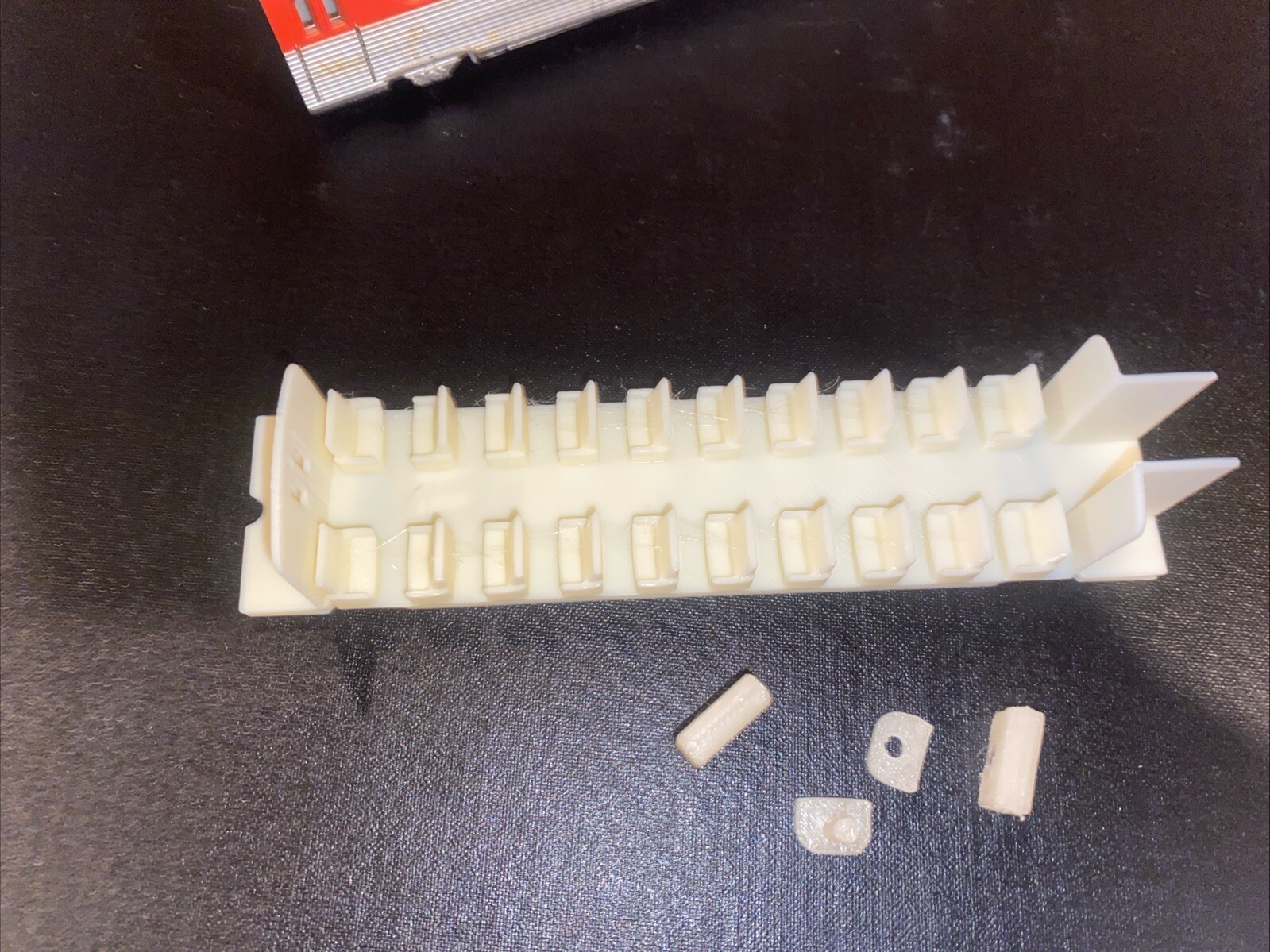 1 HO SCALE Interior Fits VARNEY GM-T1 AEROTRAIN Train Car Shell Not Included ￼